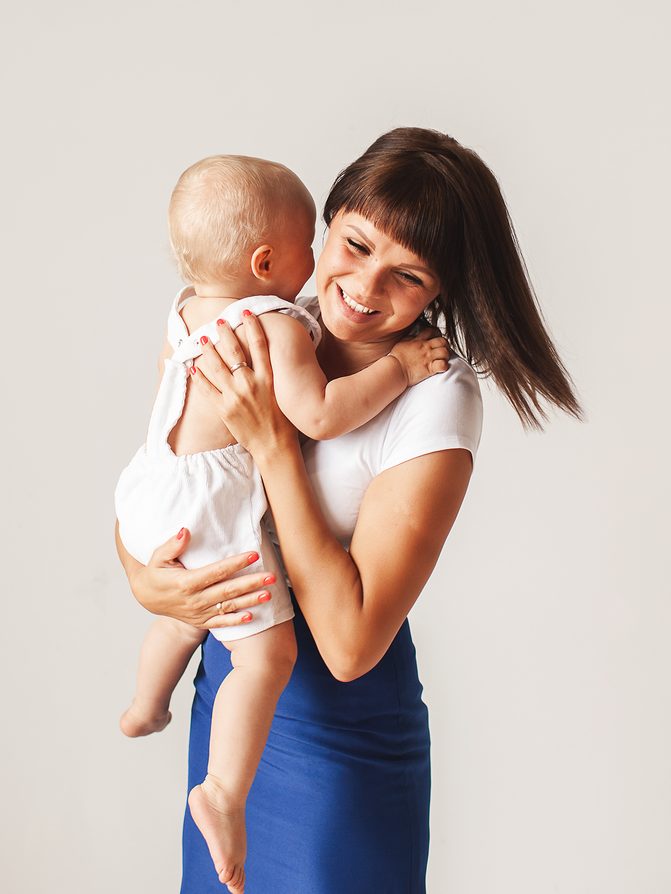 Первый день рождения малыша с тортиком и флажками. Детский фотограф в Самаре
