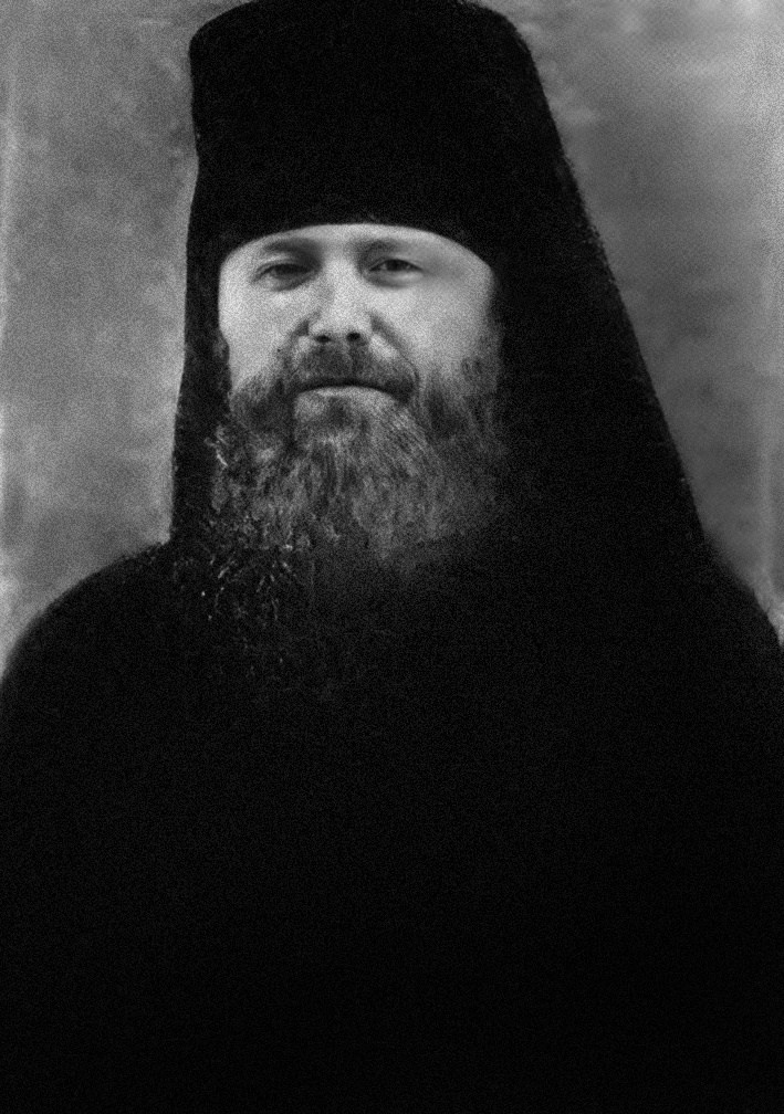 На Елшанском кладбище молитвенно помянули архидиакона Памфила (Емельянова). Северное благочиние Саратовской епархии