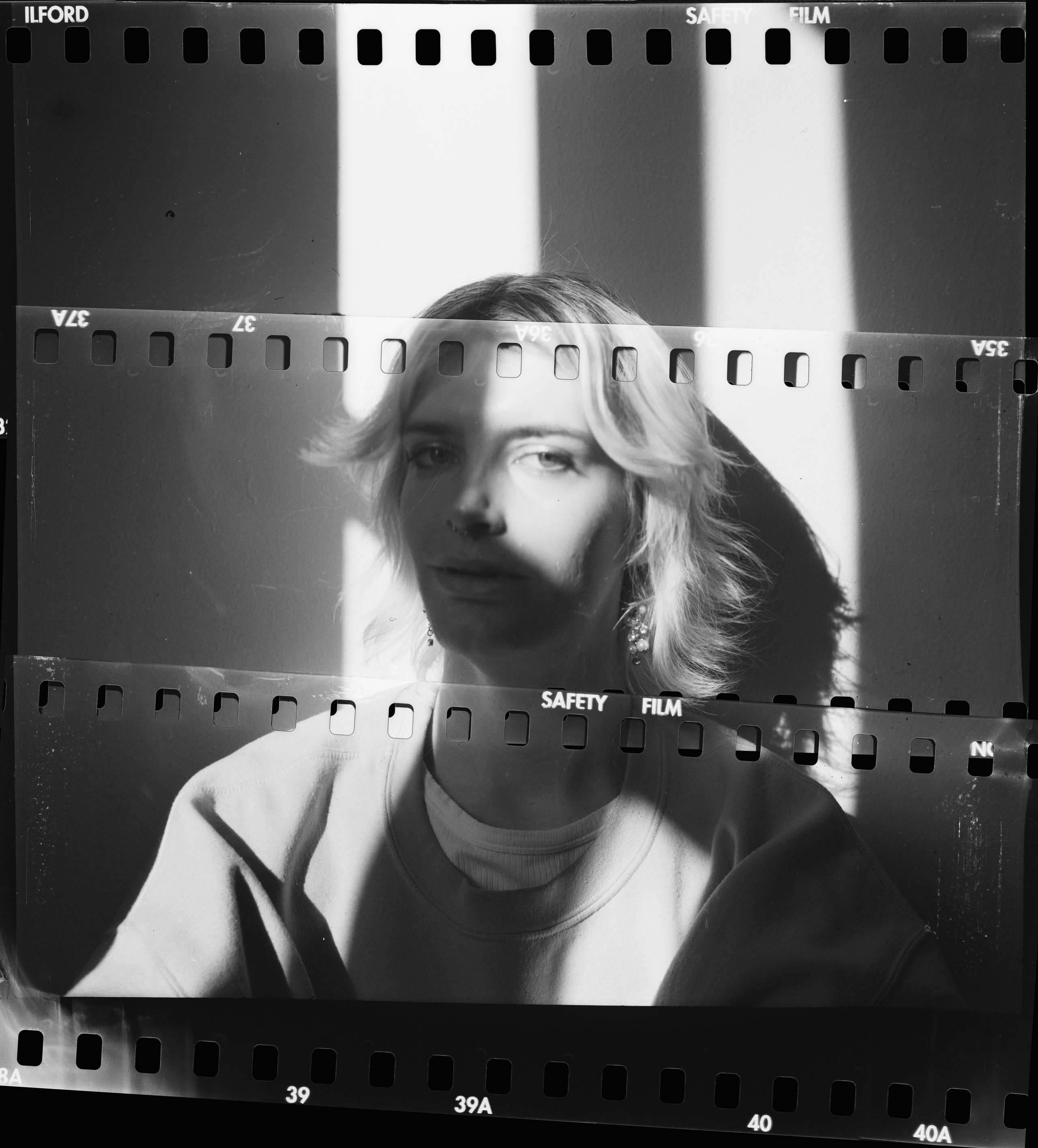 Film Friday: Съемка портретов на 35 мм film…in полароид SX-70. Фотограф — видеограф в Москве Дмитрий Менделеев