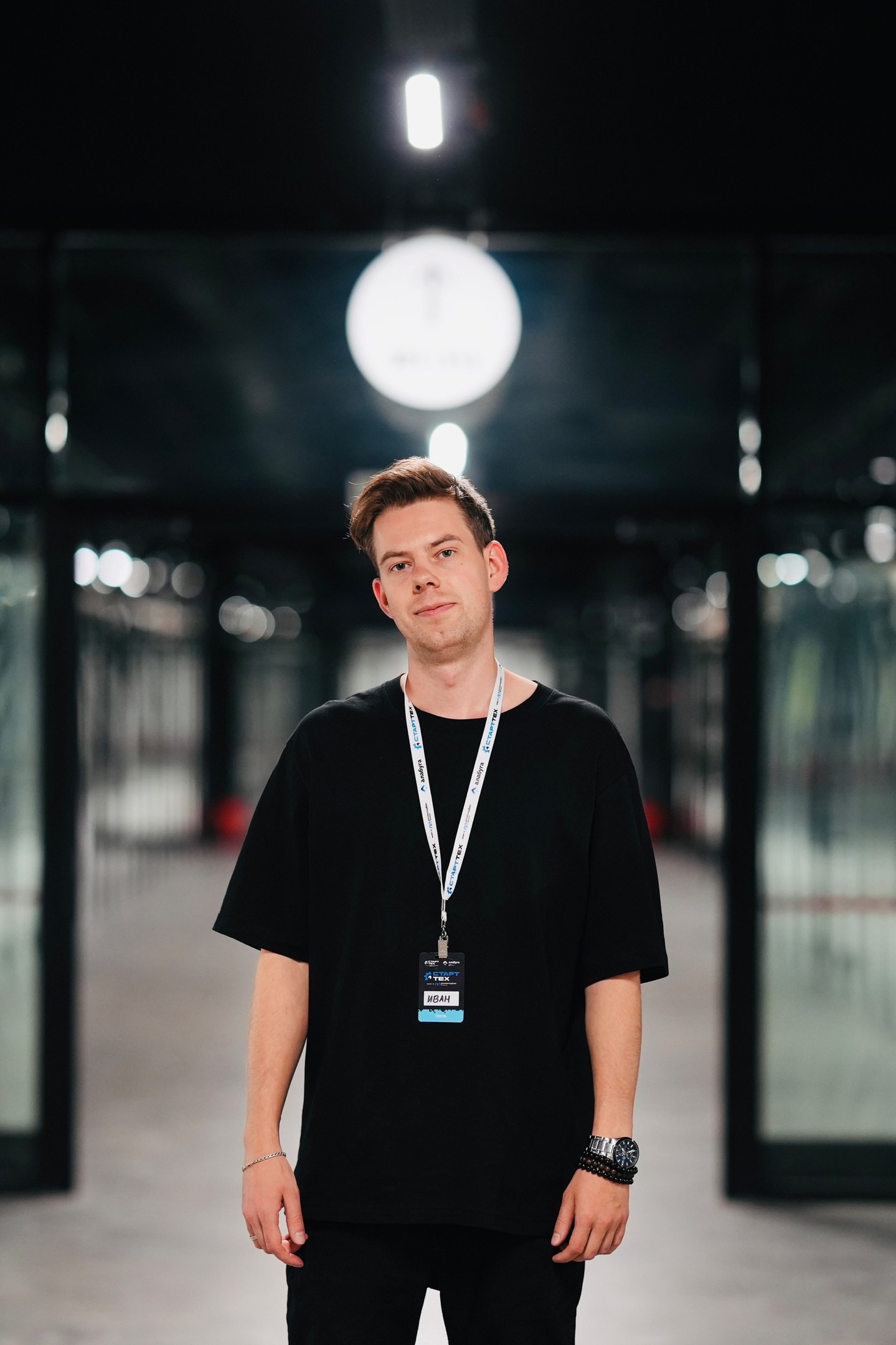 Контакты. Видеограф Иван Серов