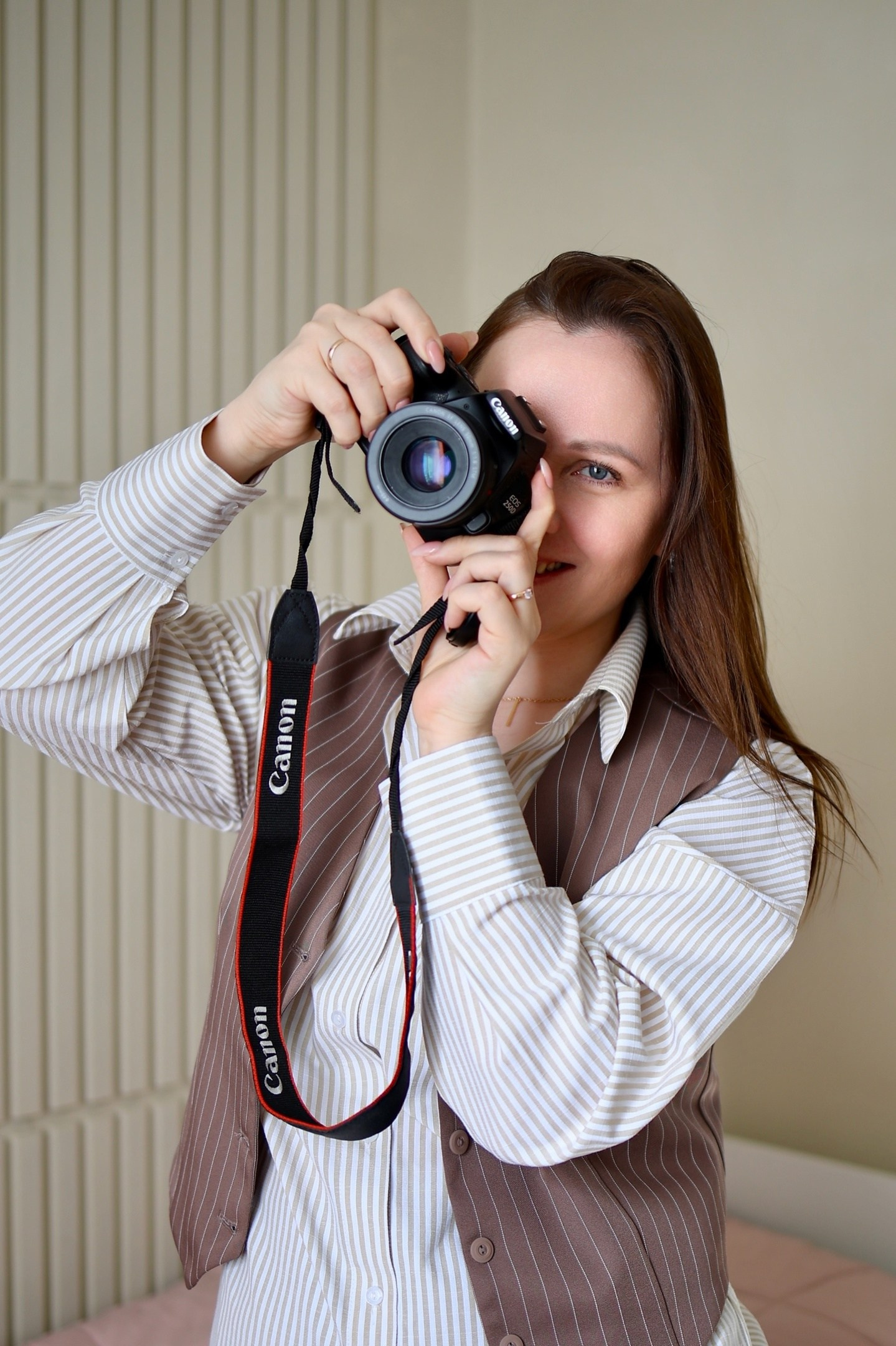 Обо мне. Фотограф Медногорск Кувандык Оксана Шерехода свадебные, семейные, индивидуальные, школьные фотосессии. Печать фотоальбомов