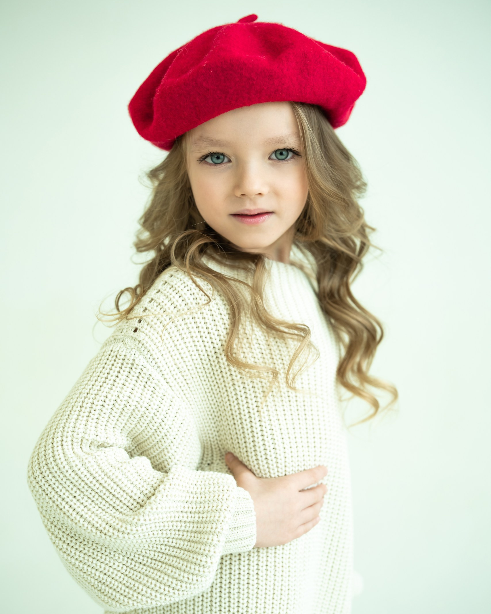 Модели девочки дети от 1 до 17 лет для съемки на маркетплейсы. ТМ Продакшн — Съемка для маркетплейсов в Москве