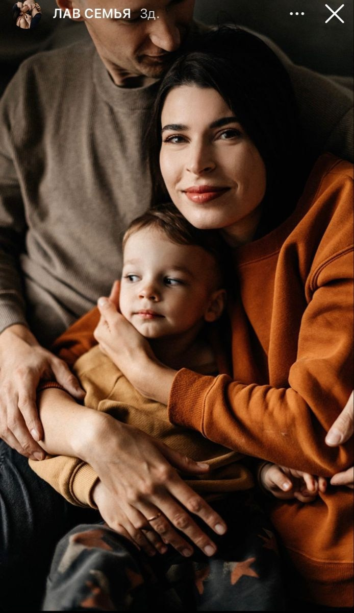 Рекомендации по подбору одежды для семейных съемок в локации с кроватью. Фотограф новорожденных г. Рязань, детский и семейный фотограф