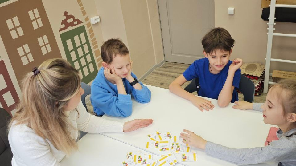 Занятия в группе. Детский центр развития и коррекции детей Свой центр