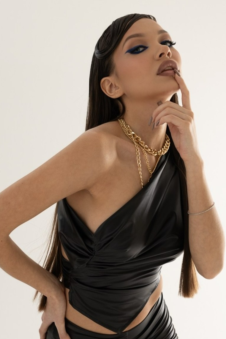 Модели для каталогов. База моделей для каталожной и рекламной съемки. ТМ Продакшн — Съемка для маркетплейсов в Москве