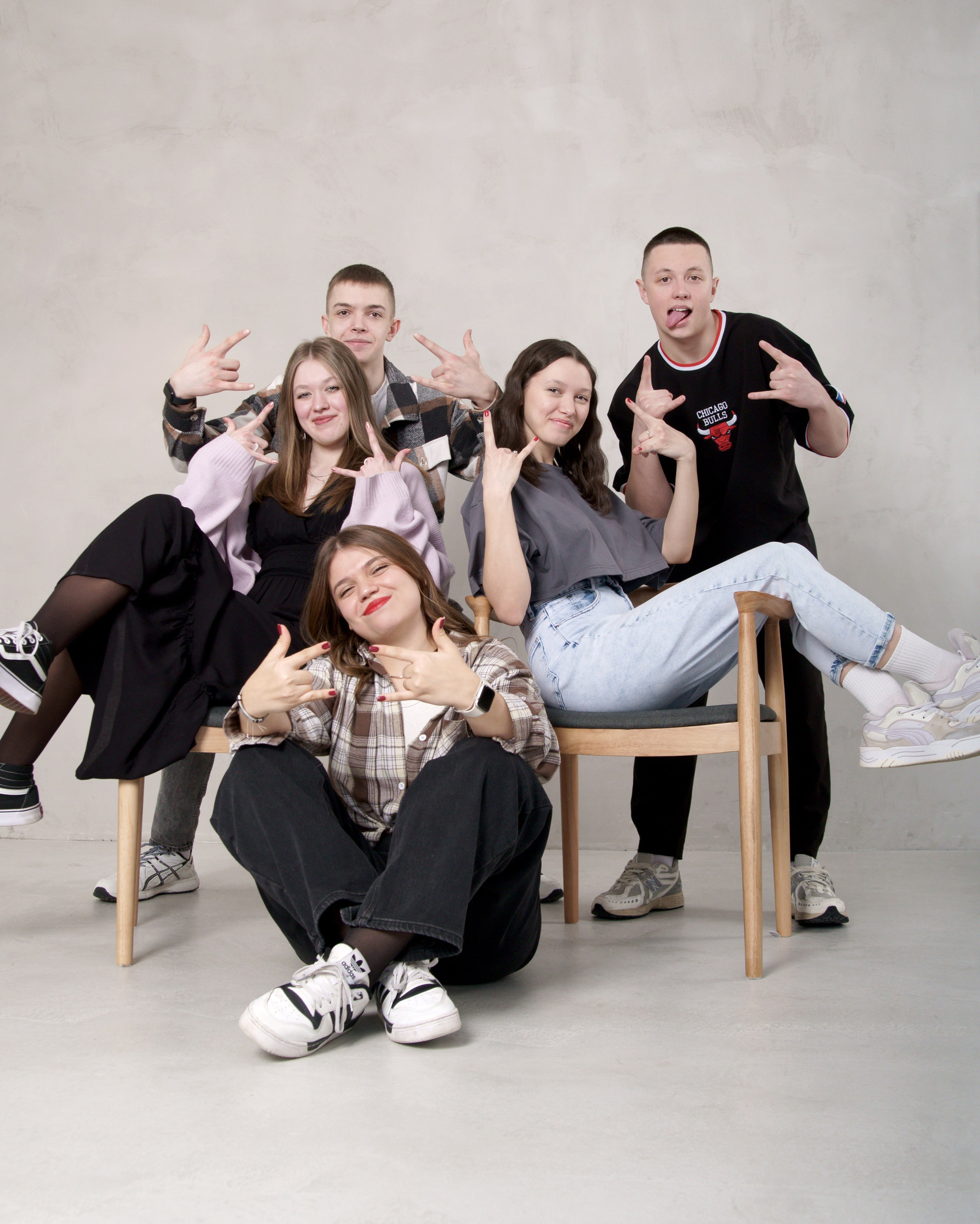 Выпускные альбомы для 9,11 класса в Иркутске — Цены