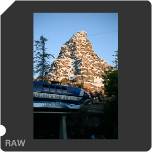 Камера Nikon 1 J5 с объективом 1 Nikkor VR 10-30mm f/3.5-5.6 PD-Zoom. Примеры RAW файлов