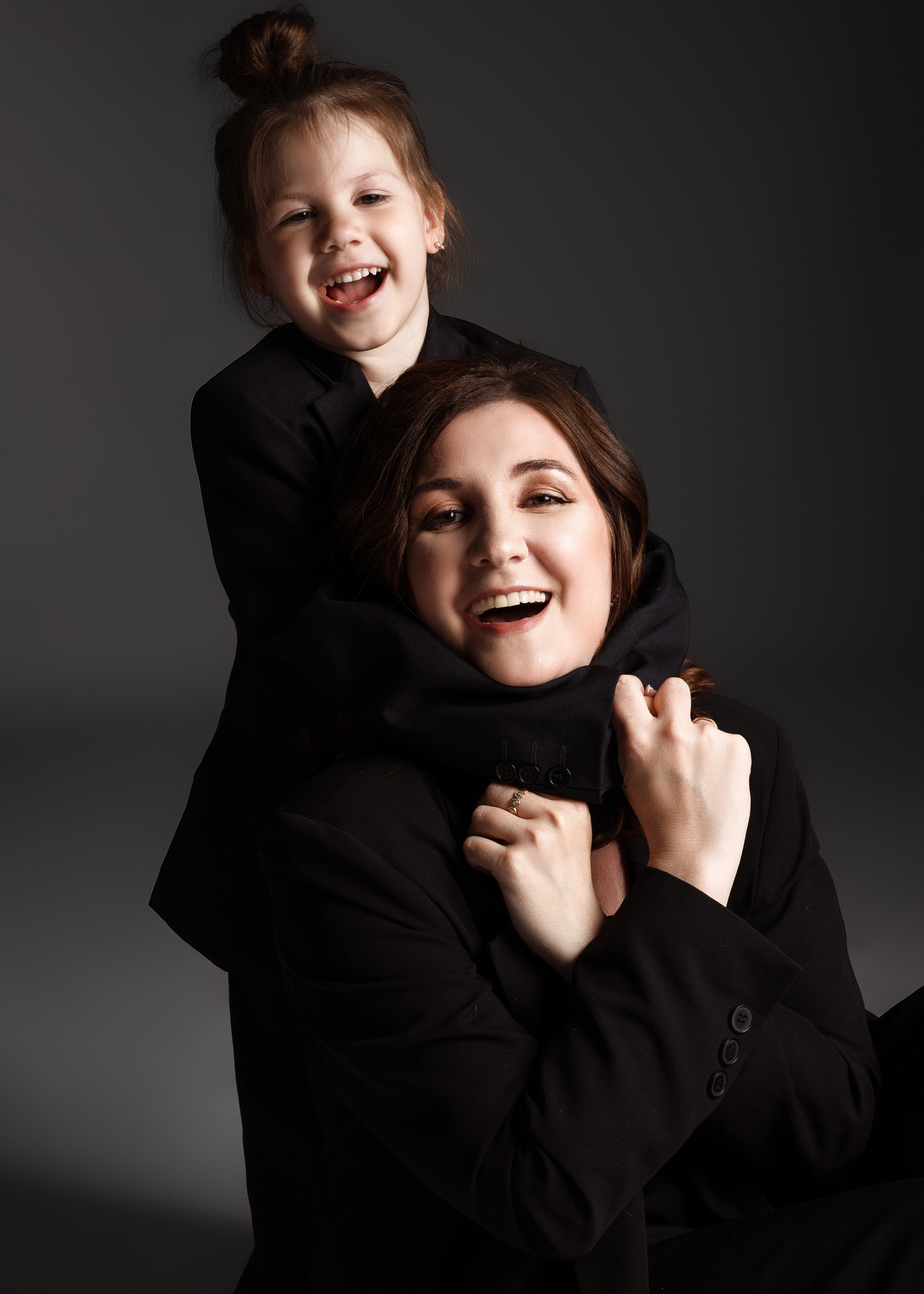 Контакты. Фотограф новорожденных в Губкинском Алена Аввакумова