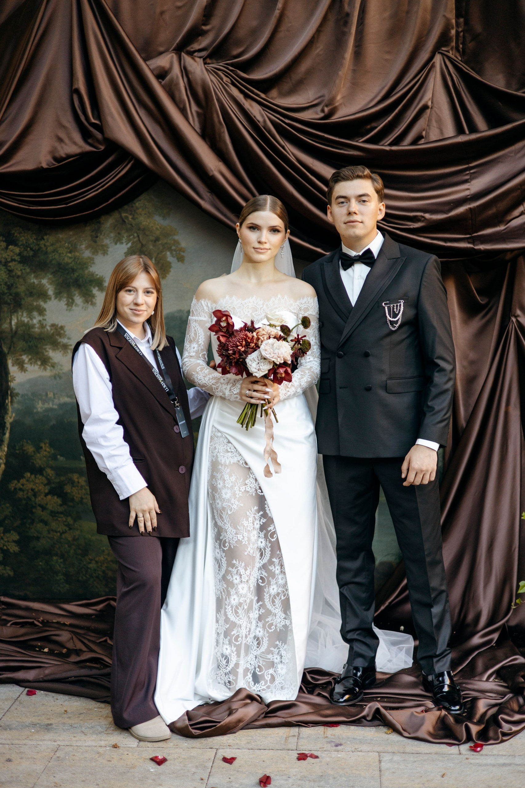 Контакты. Свадебное агентство «LUKHMANOVA.Weddings&Events»