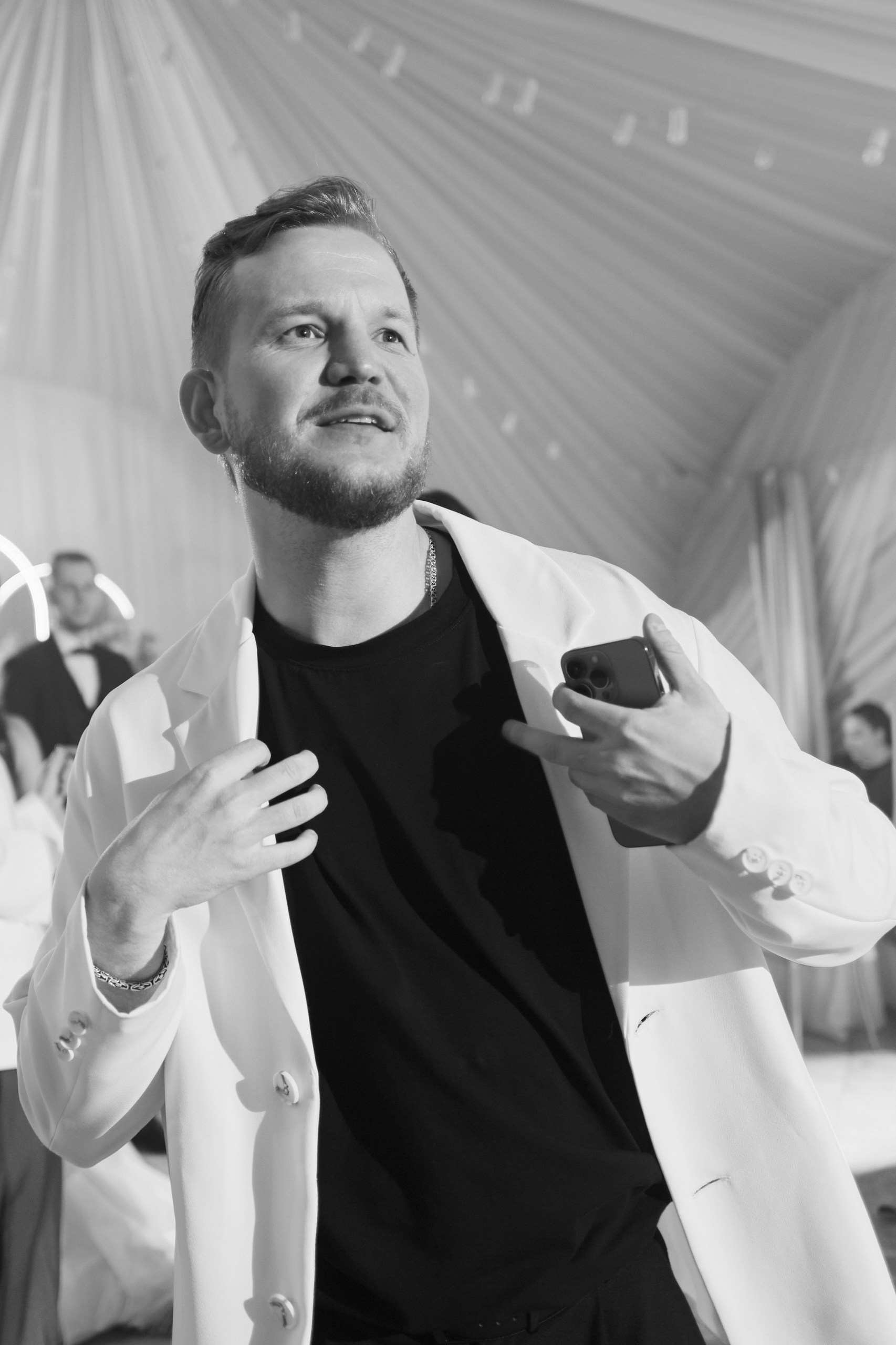 Ведущий Эмиль Тайматов в Москве и Московской области