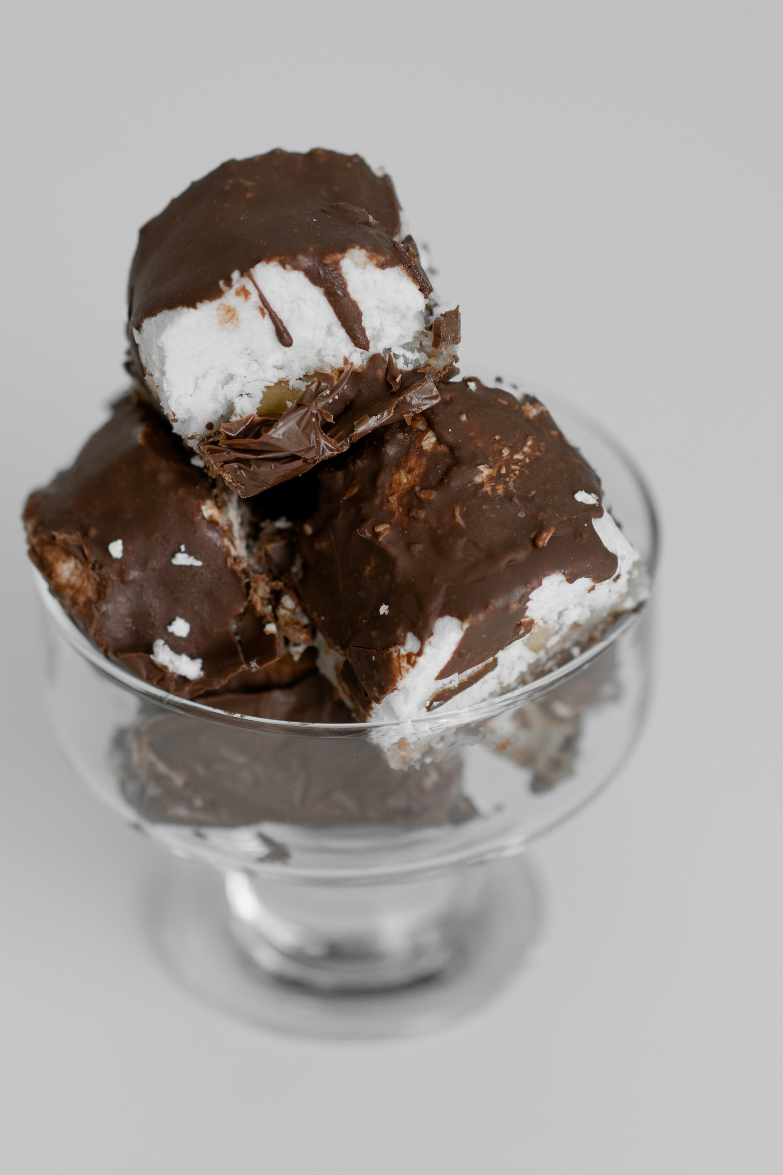 Орехово-кокосовые конфеты с манго. Семейный и детский фотограф в Омск Пугачева Елена