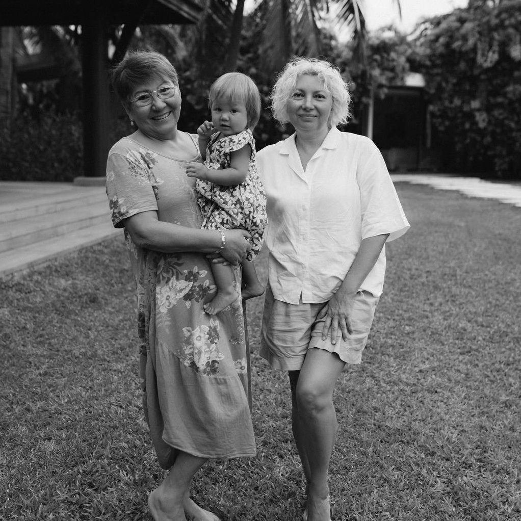 Семейный портрет нескольких поколений