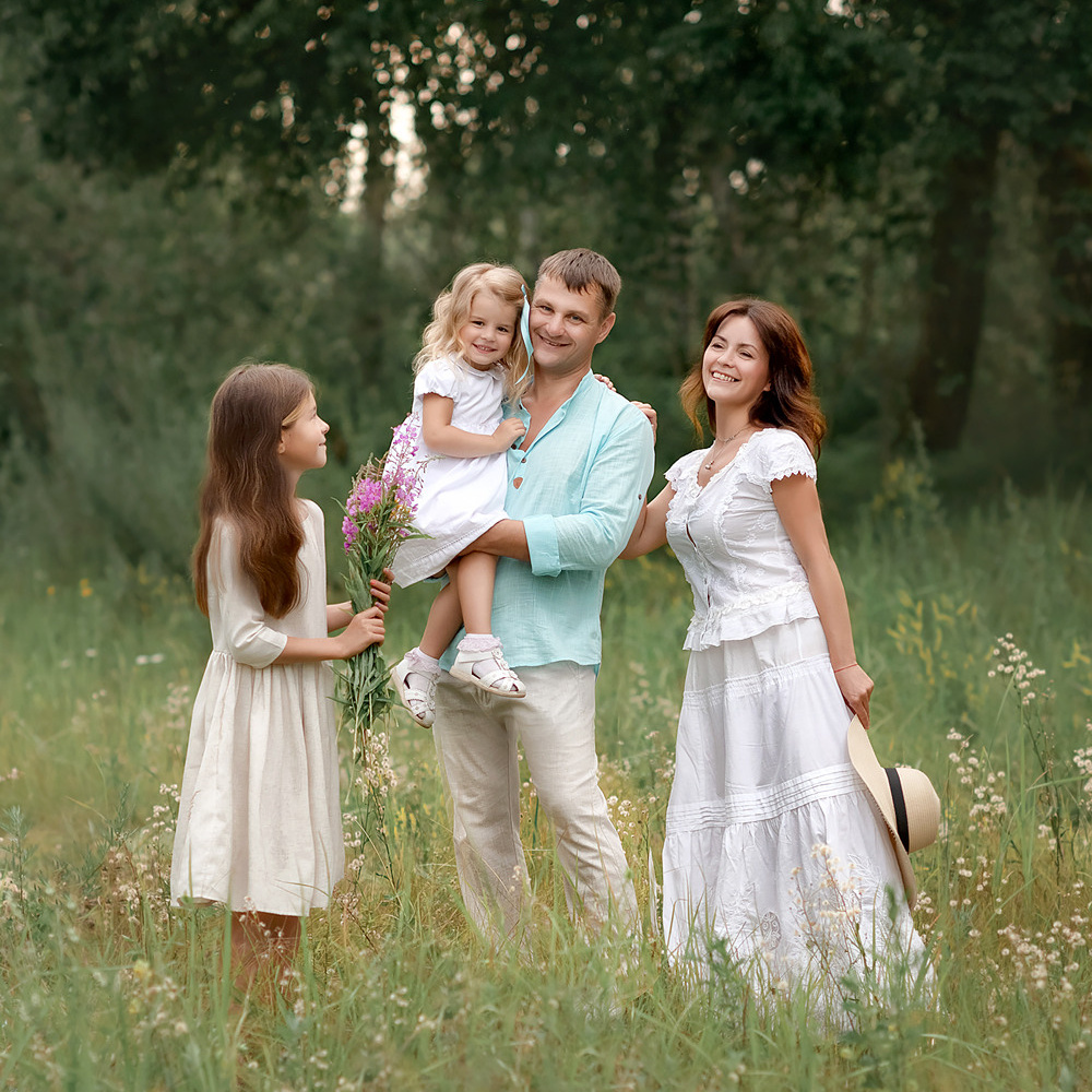семейная фотосессия в красноярске. семейный фотограф красноярск. фотосессия для семьи в красноярске. фотосессия на татышев. 