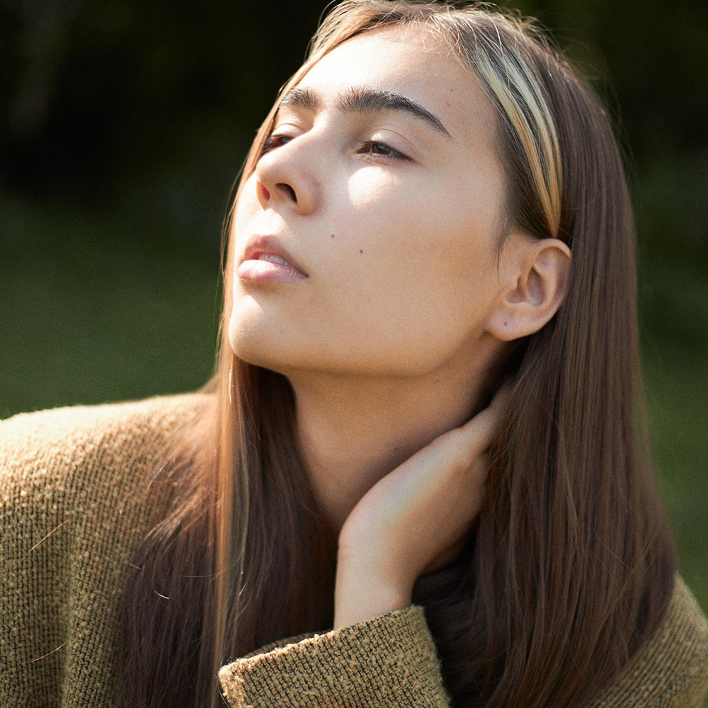 Нейрофотограф Анастасия Жерновская нейрофотосессия для бизнеса и маркетплейсов онлайн. Генерация одежды на нейро-моделях нейросеть создание фото товаров без студии и моделей. Фотосъемка для Wildberries ВБ Ozon Озон Екатеринбург Екб услуги нейрофотографа заказать нейропортрет по фото ИИ контент по всему миру