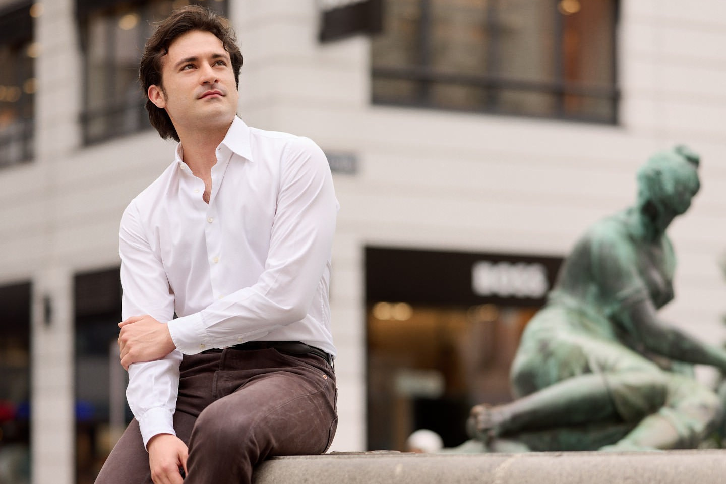 Mestské portréty v Bratislave – Osobná a profesionálna fotografia. Som Nikolay Samara, fotograf v Bratislave. Zameriavam sa na portréty, lifestyle, eventy a work and sport fotografiu s osobným pr