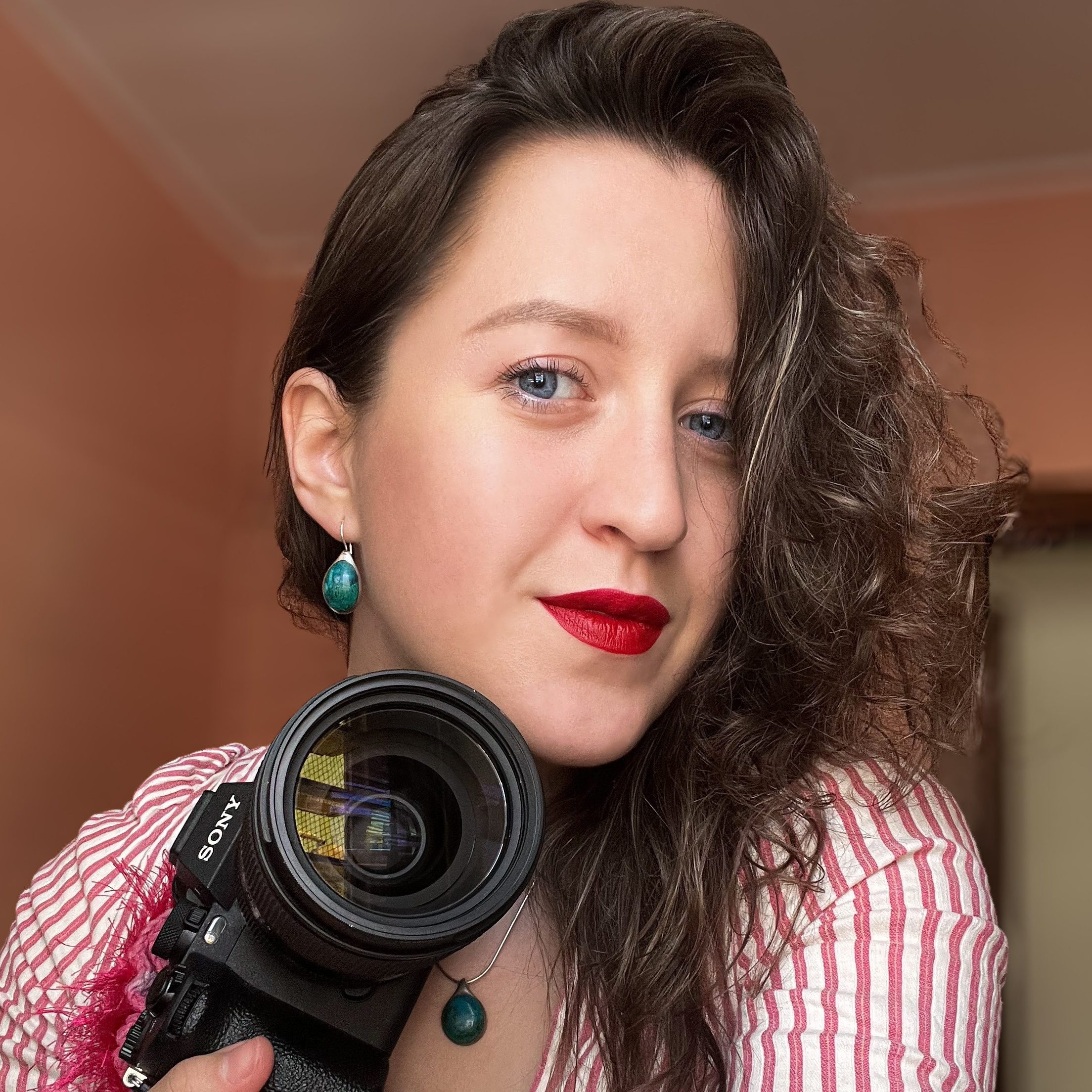 Контакты. Фотограф Полина Гольдис