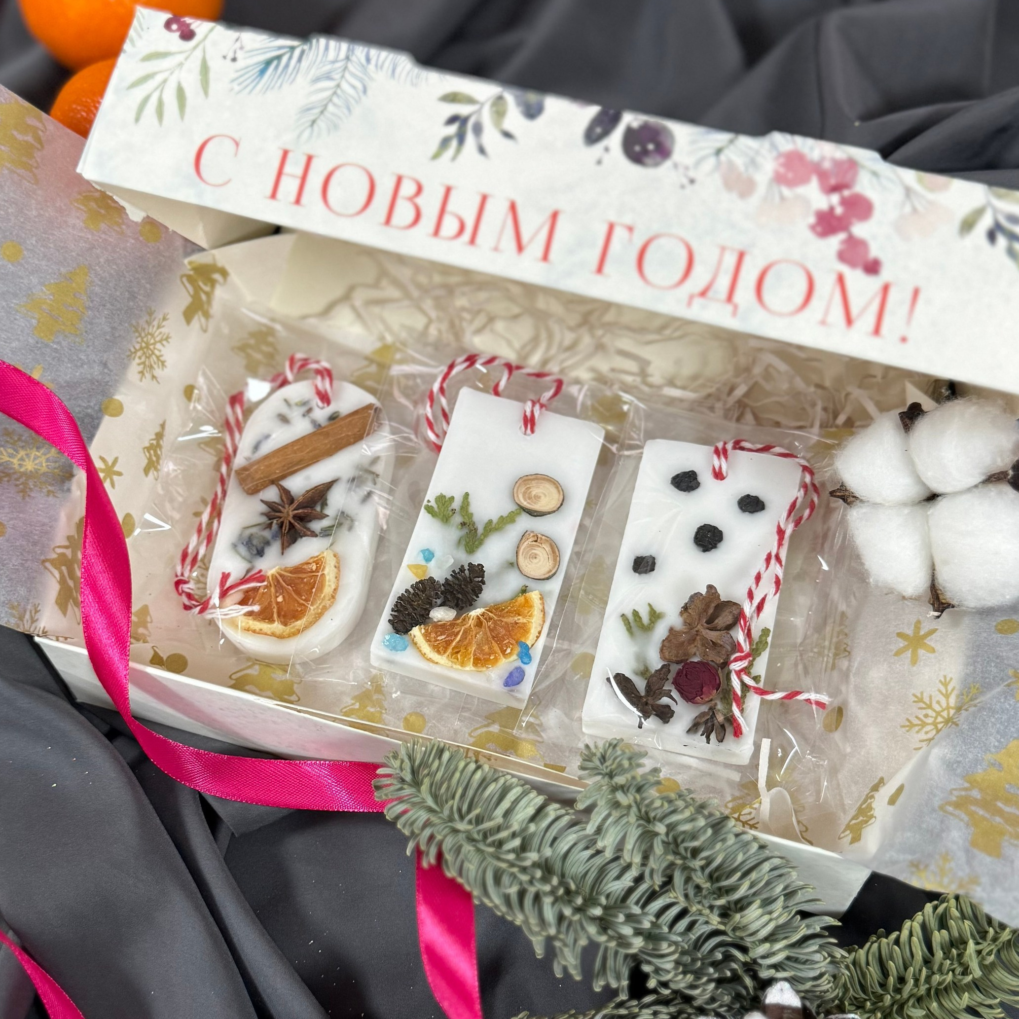 Аромасвечи и наборы. Художественная ручная роспись елочных шаров, корпоративные подарки и восковые аромасвечи