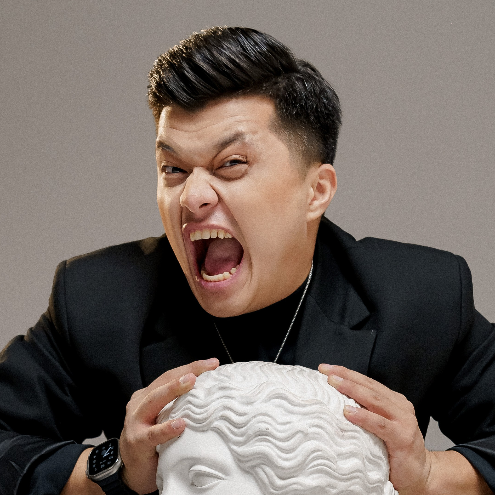 Контакты. Ведущий мероприятий в Астане Дарын Олжабай