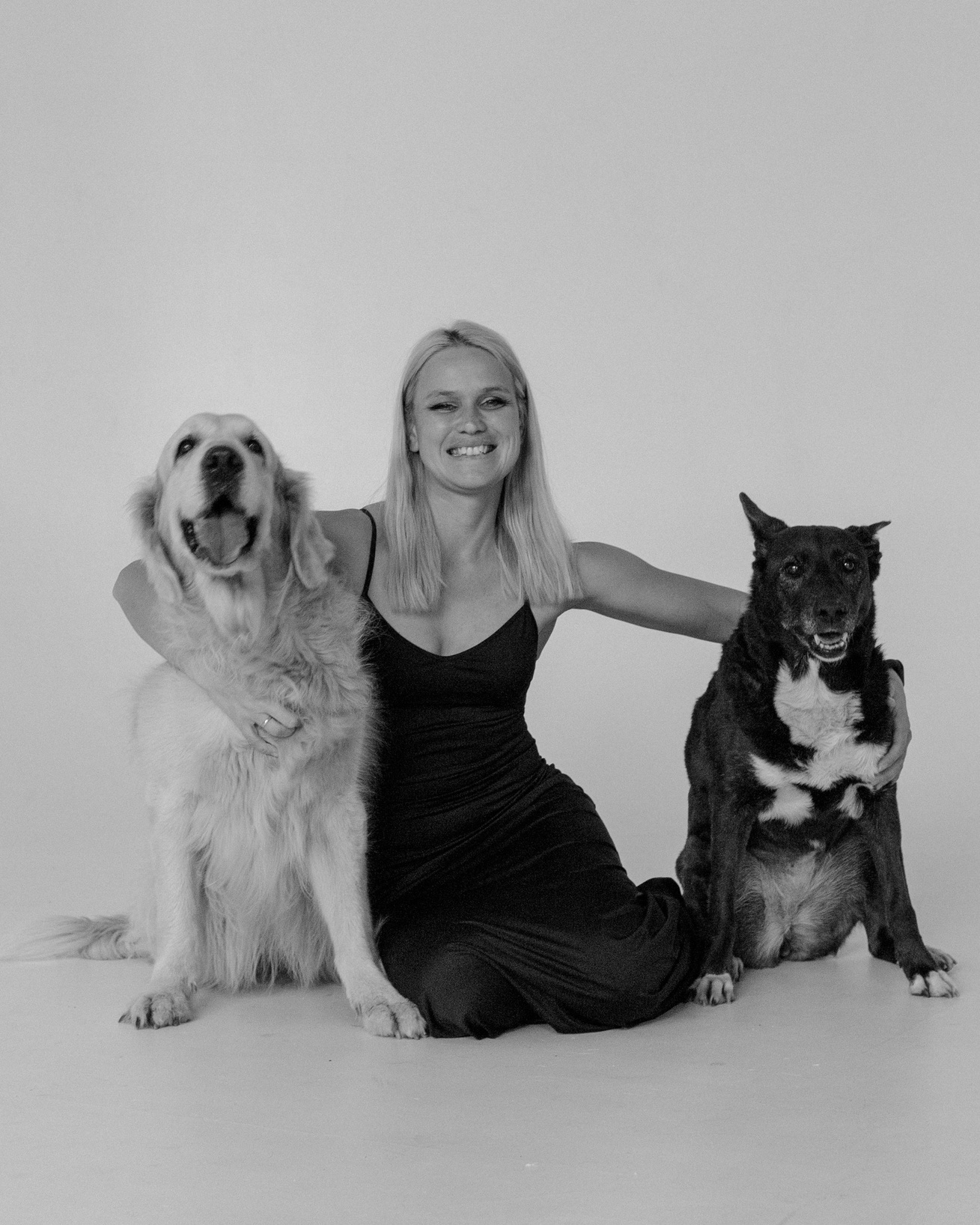 Фото с собаками, съемка в студии с собакой