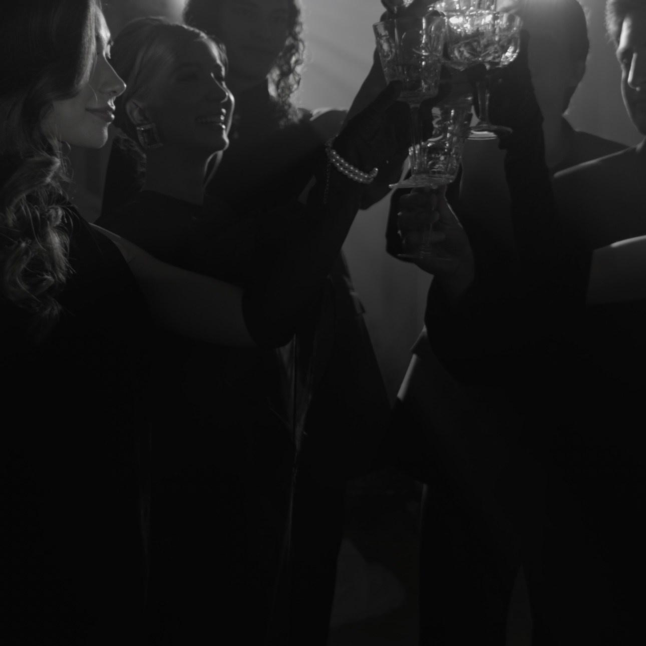 Услуги. О ЛЮБВИ НЕ ГОВОРЯТ.ЕЕ ПОКАЗЫВАЮТ