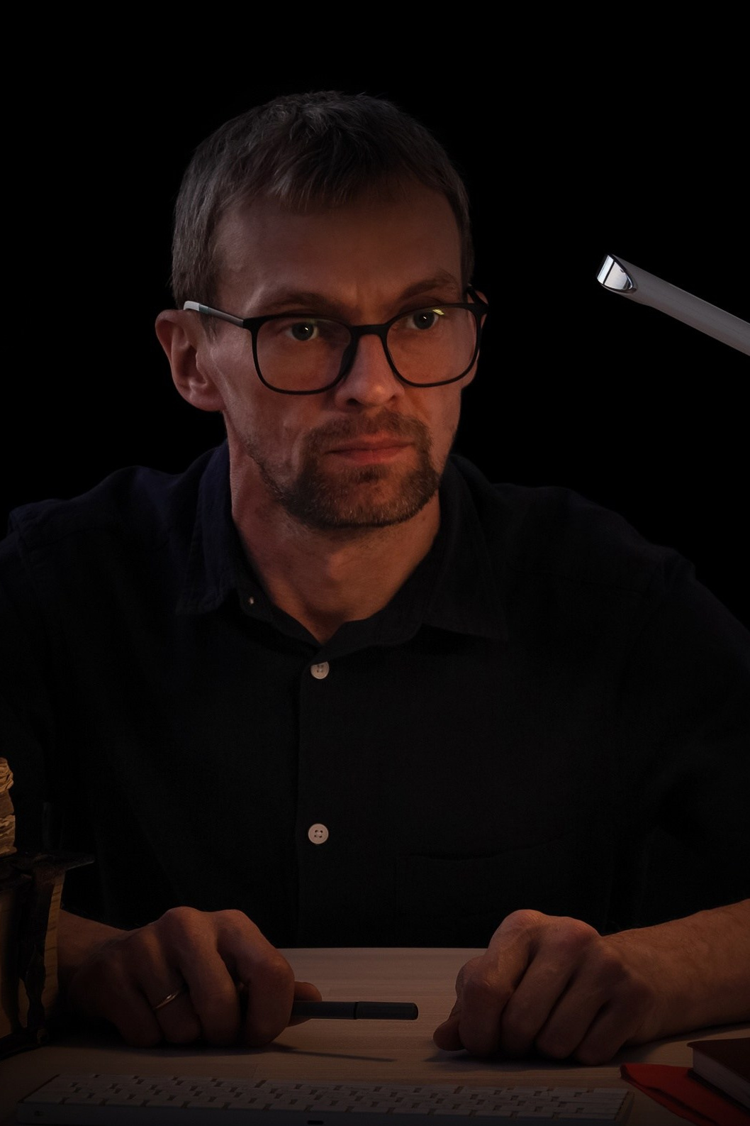 портрет Дмитрия Ельчанинова, предметного  и репортажного фотографа