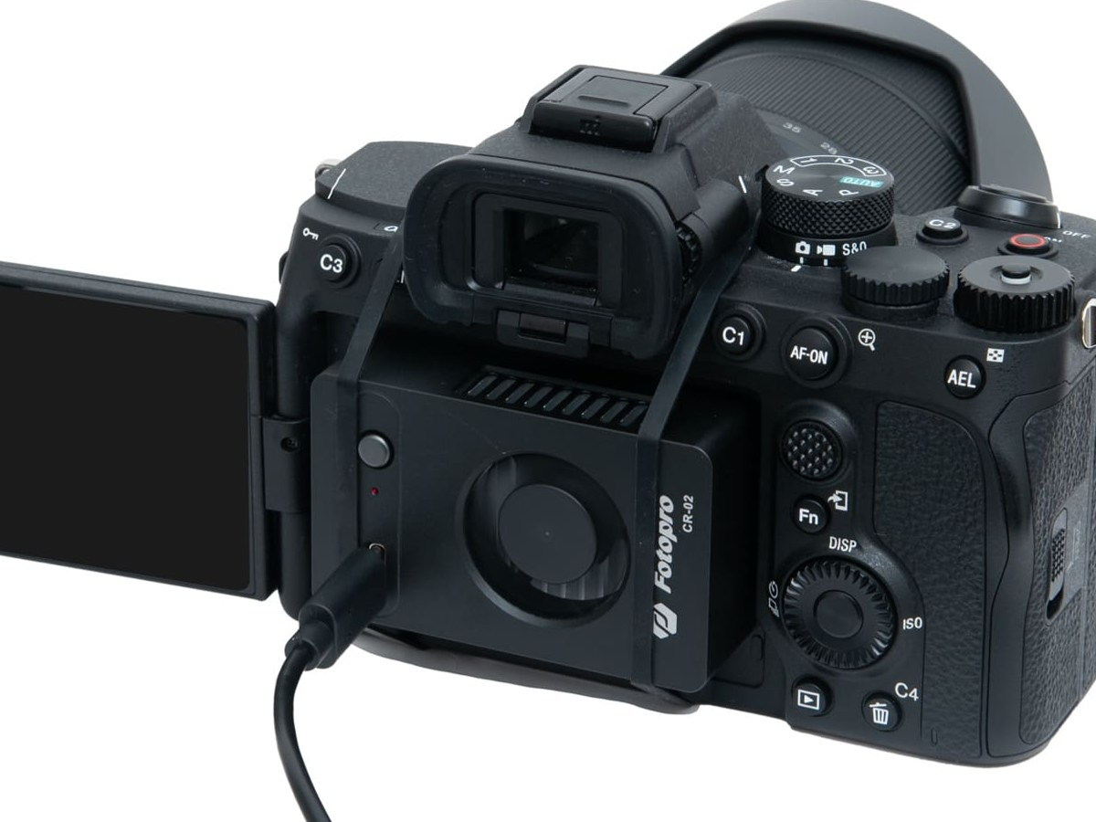 «Охладитель камеры» для защиты от перегрева при съемке. Фотограф — видеограф в Москве Дмитрий Менделеев