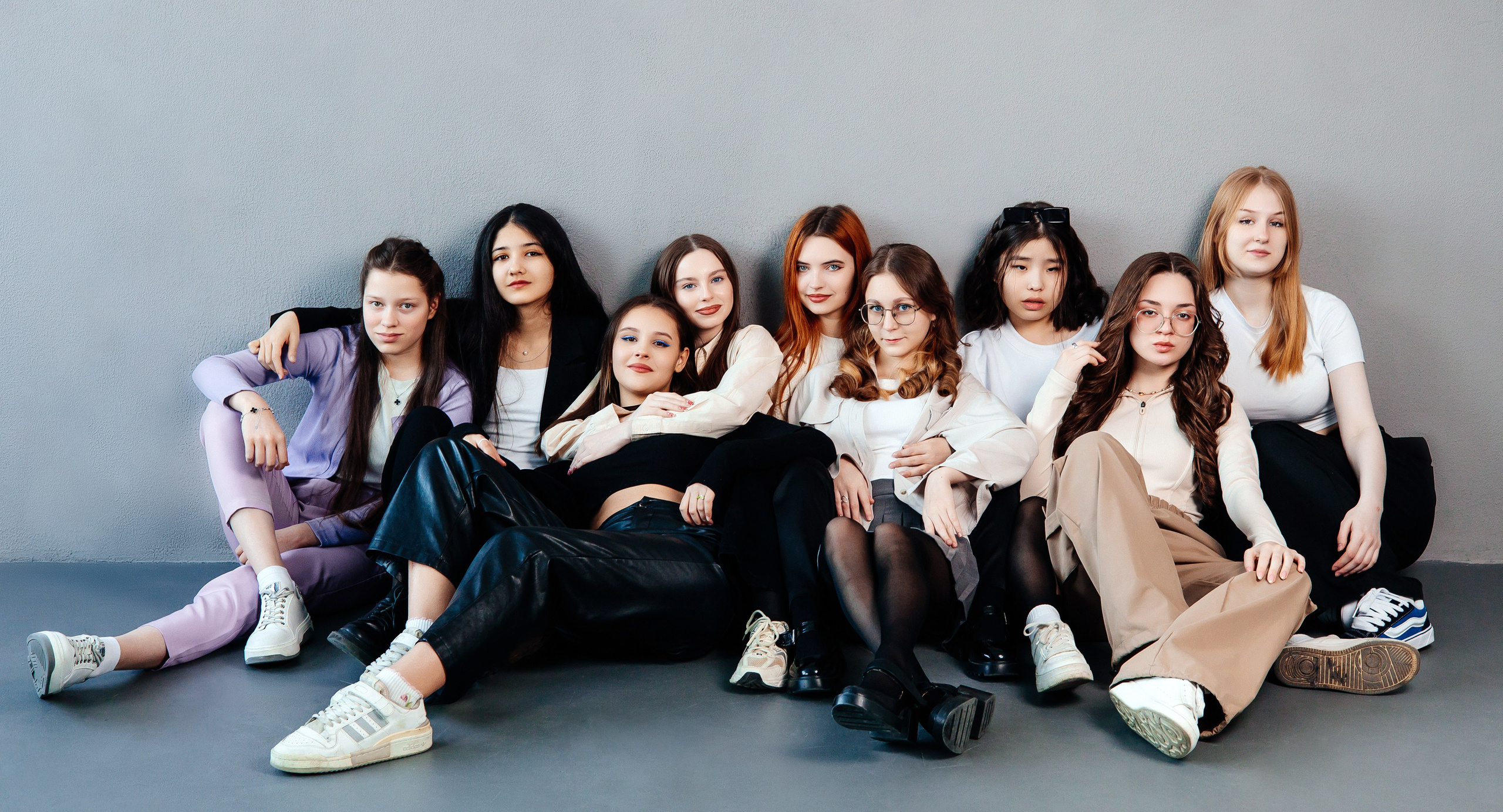 Школьная групповая фотография 9 класса