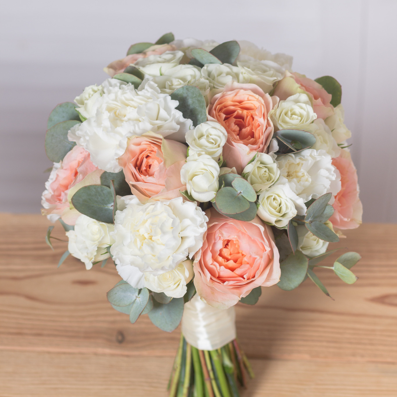 Букет невесты в кремовых тонах, флорист Маргарита Гладкова