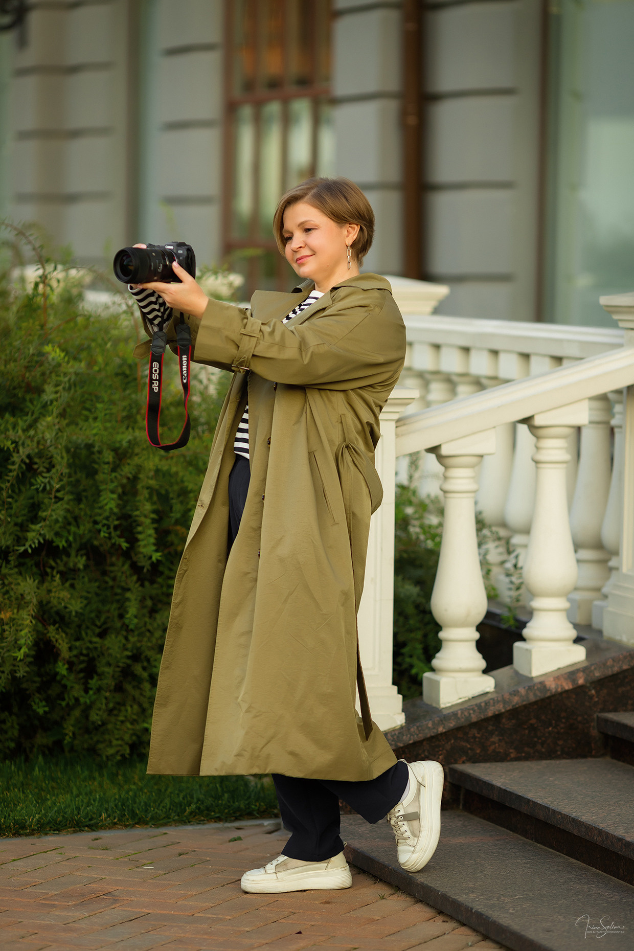 Индивидуальная фотосессия в городском пейзаже и парке. Детский и семейный фотограф в Екатеринбурге
