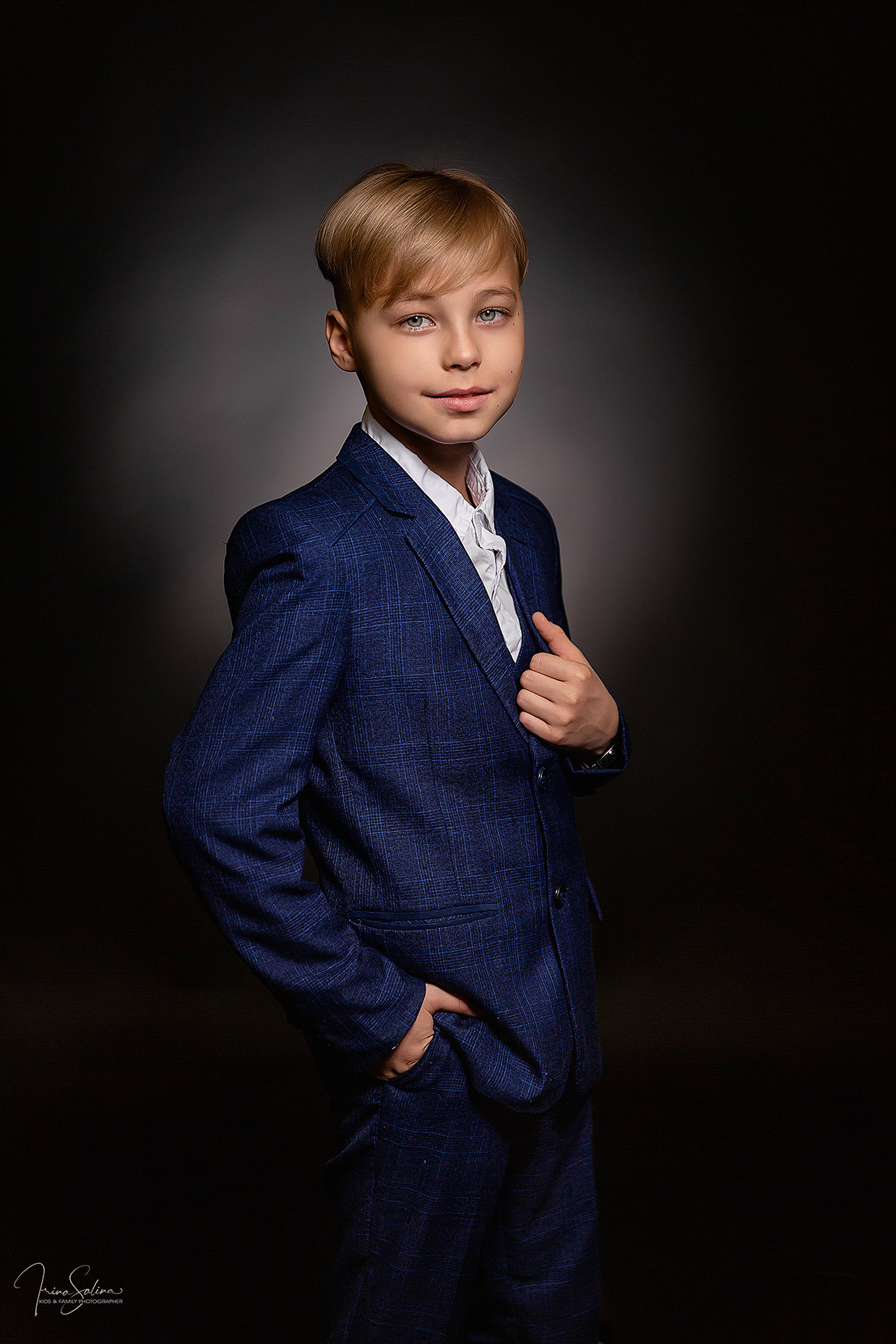 Классические портреты в фотостудии. Детский и семейный фотограф в Екатеринбурге