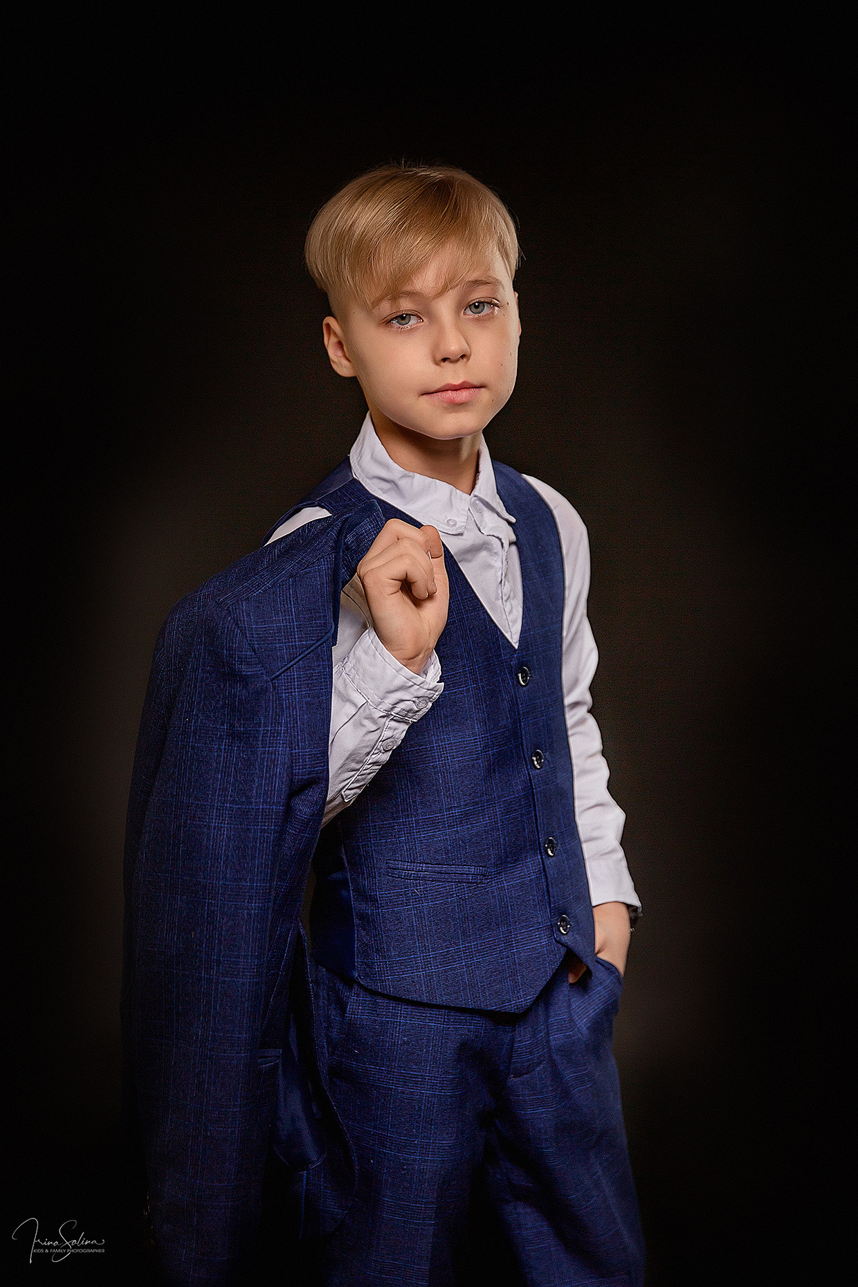 Классические портреты в фотостудии. Детский и семейный фотограф в Екатеринбурге