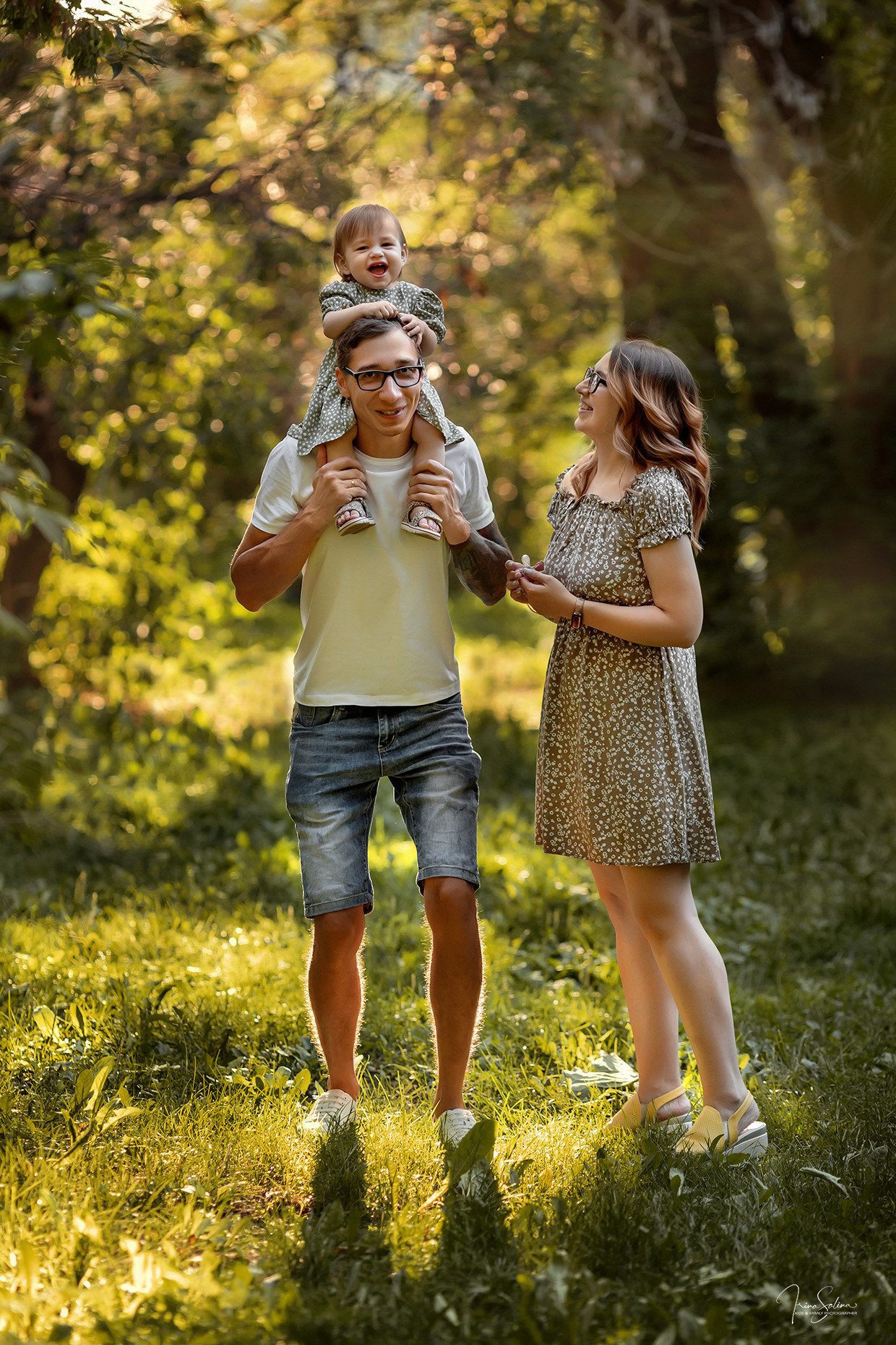 Семейная фотосессия в Харитоновском парке. Детский и семейный фотограф в Екатеринбурге