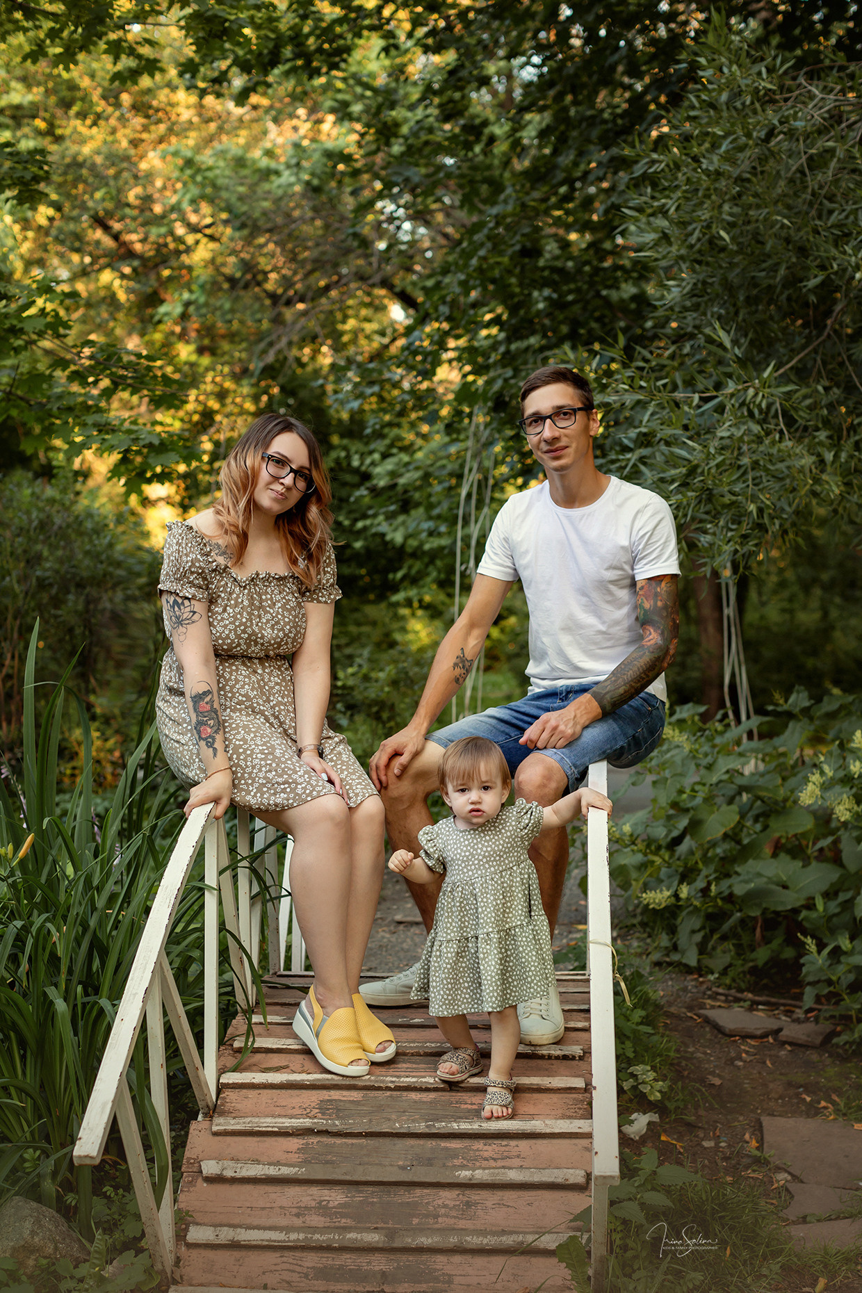 Семейная фотосессия в Харитоновском парке. Детский и семейный фотограф в Екатеринбурге
