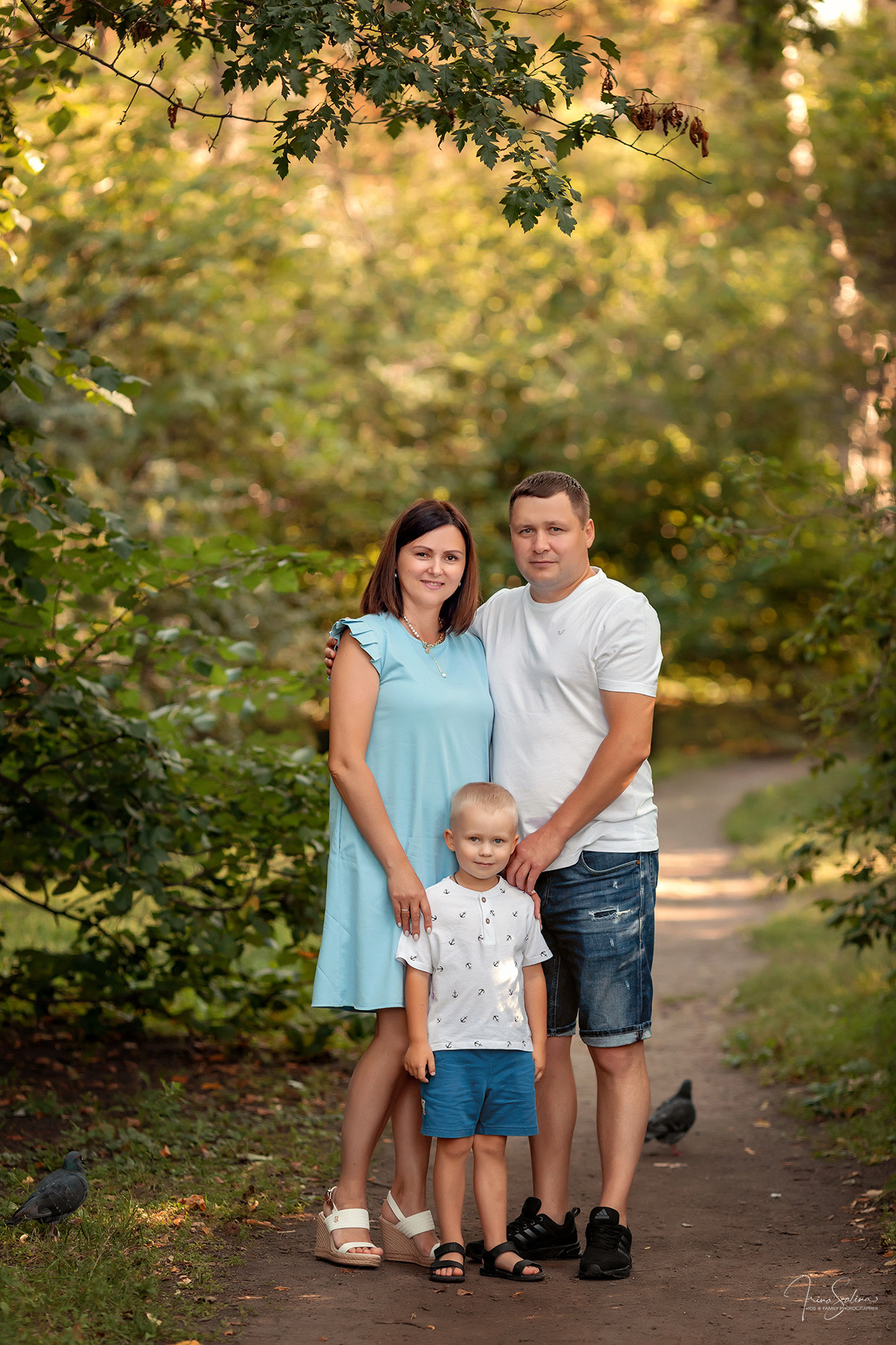 Семейная фотосессия в парке-дендрарии. Детский и семейный фотограф в Екатеринбурге