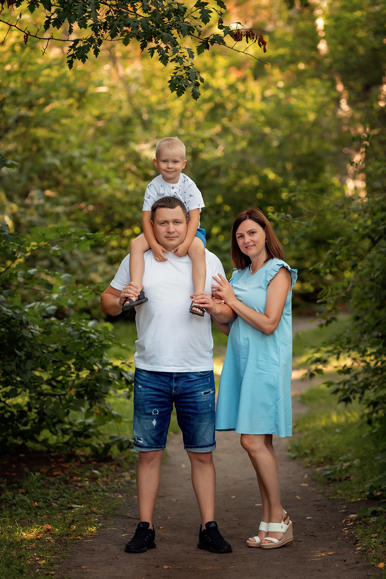 Семейная фотосессия в парке-дендрарии. Детский и семейный фотограф в Екатеринбурге