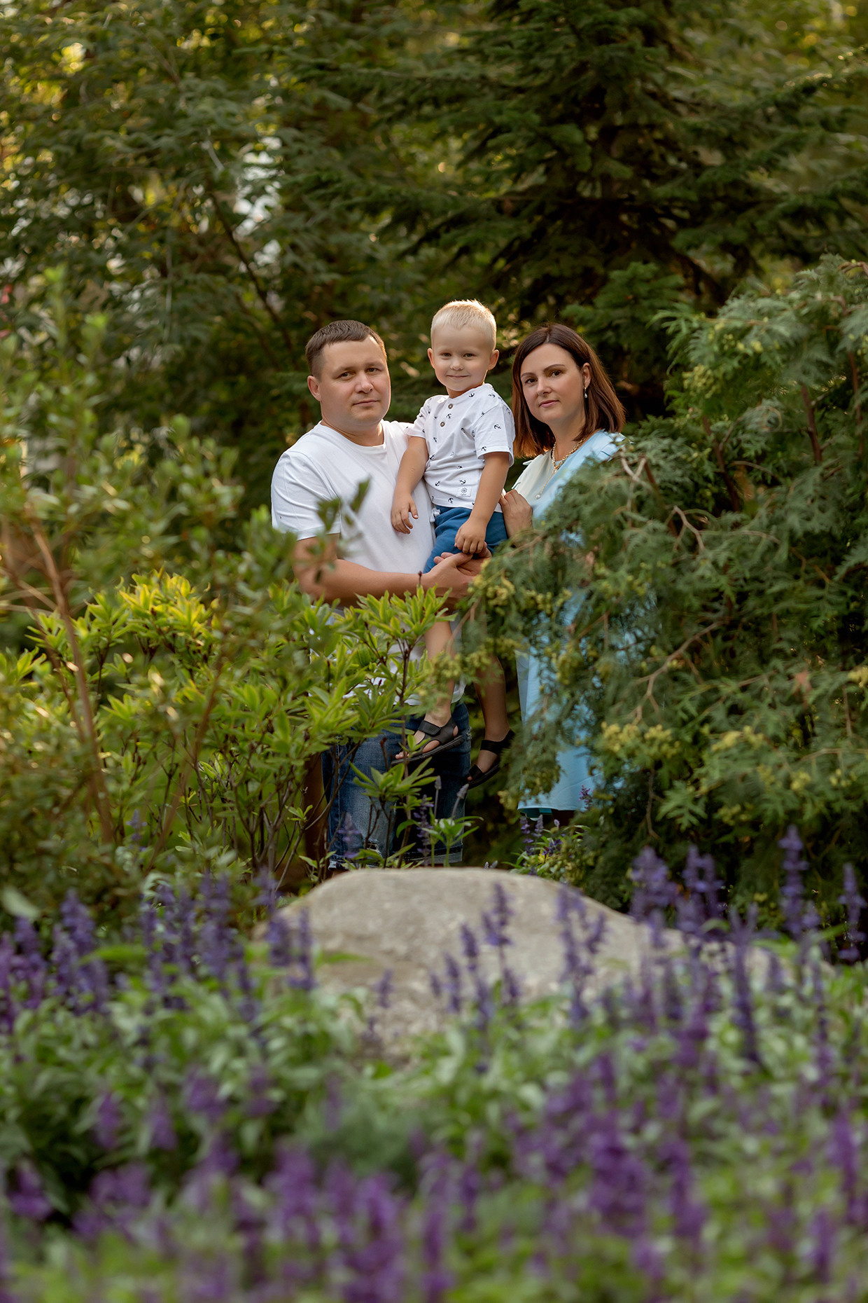 Семейная фотосессия в парке-дендрарии. Детский и семейный фотограф в Екатеринбурге