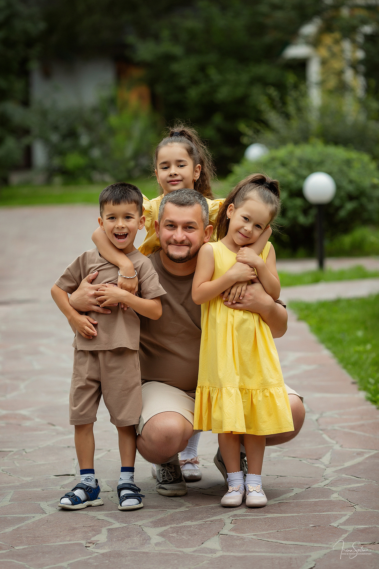 Семейная фотосессия в Клубе Тепло-уют и в лесу. Детский и семейный фотограф в Екатеринбурге