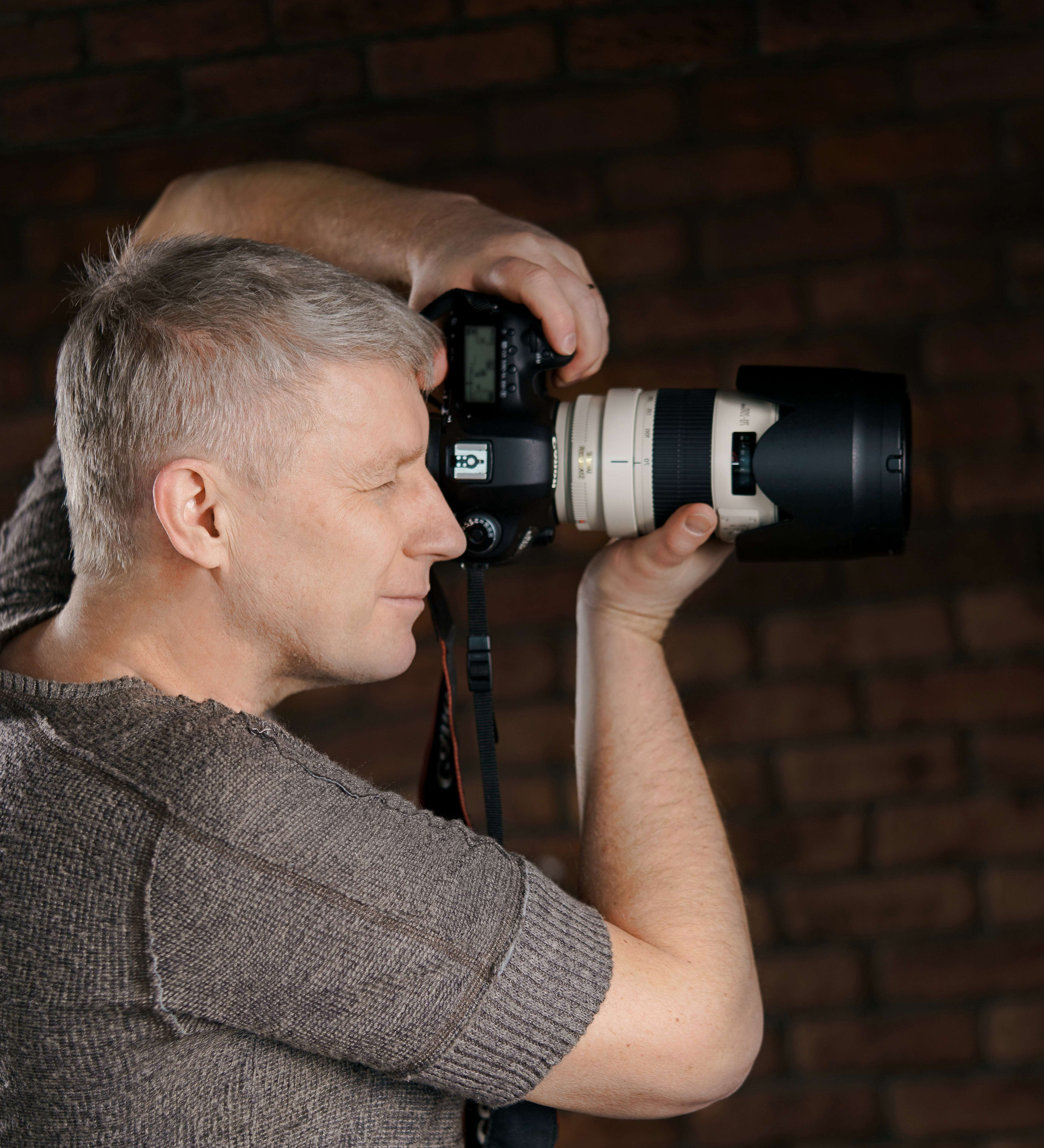 Фотограф во Владивостоке. Фотосессии недорого. Мужской портрет. Женский портрет. Бизнес портрет. Контент для соцсетей.