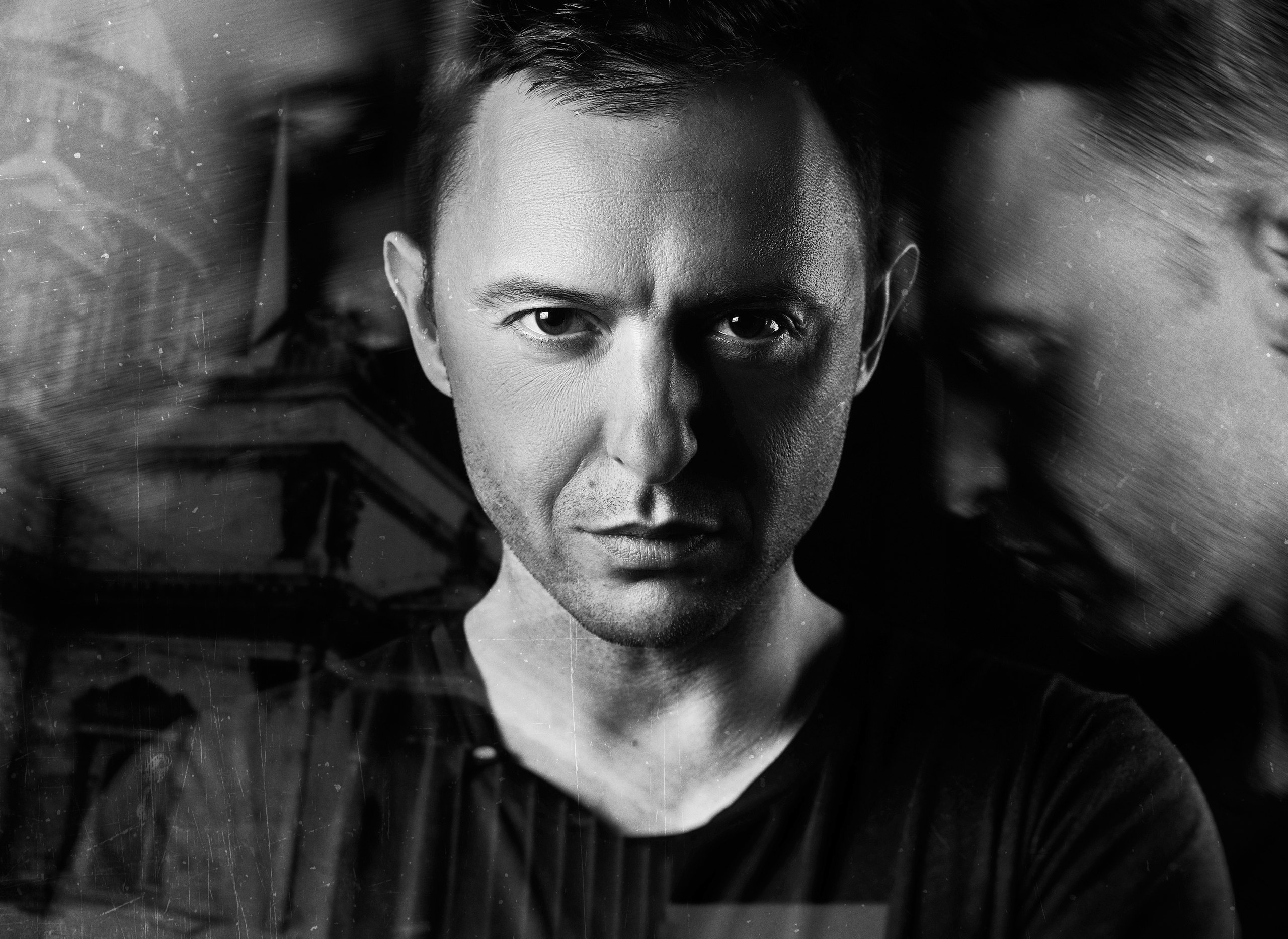 Ваша личная фотостудия в любой точке этого грешного мира. Портретный фотограф в Санкт-Петербурге Алексей Корзов