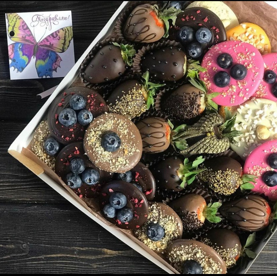 Наборы из клубники в шоколаде Сургут. Клубника в шоколаде в Сургуте