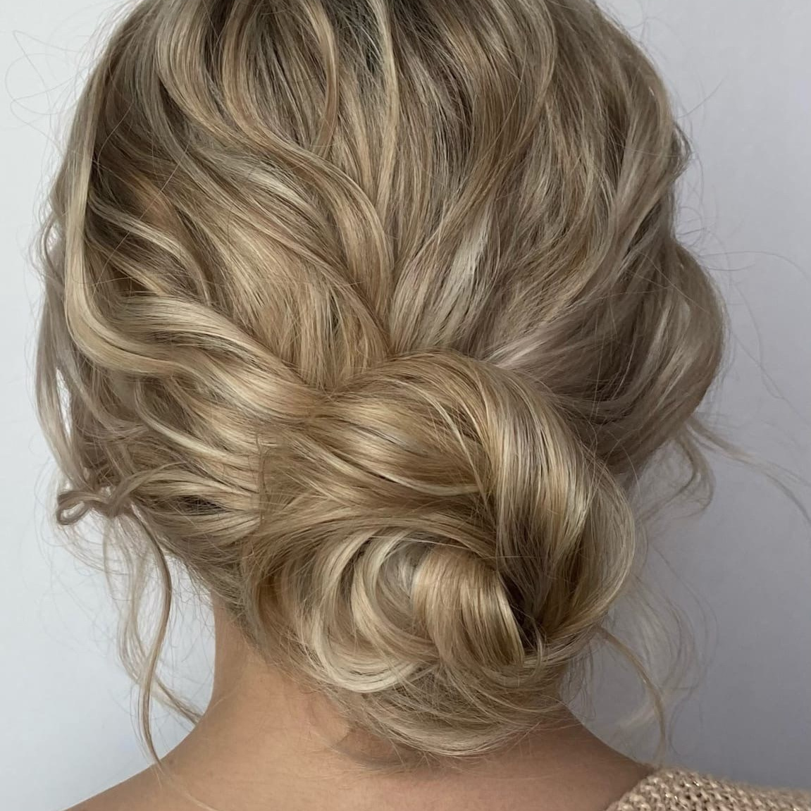 Накрутка на утюг. Нюансы и техника. Студия макияжа и прически V-Style