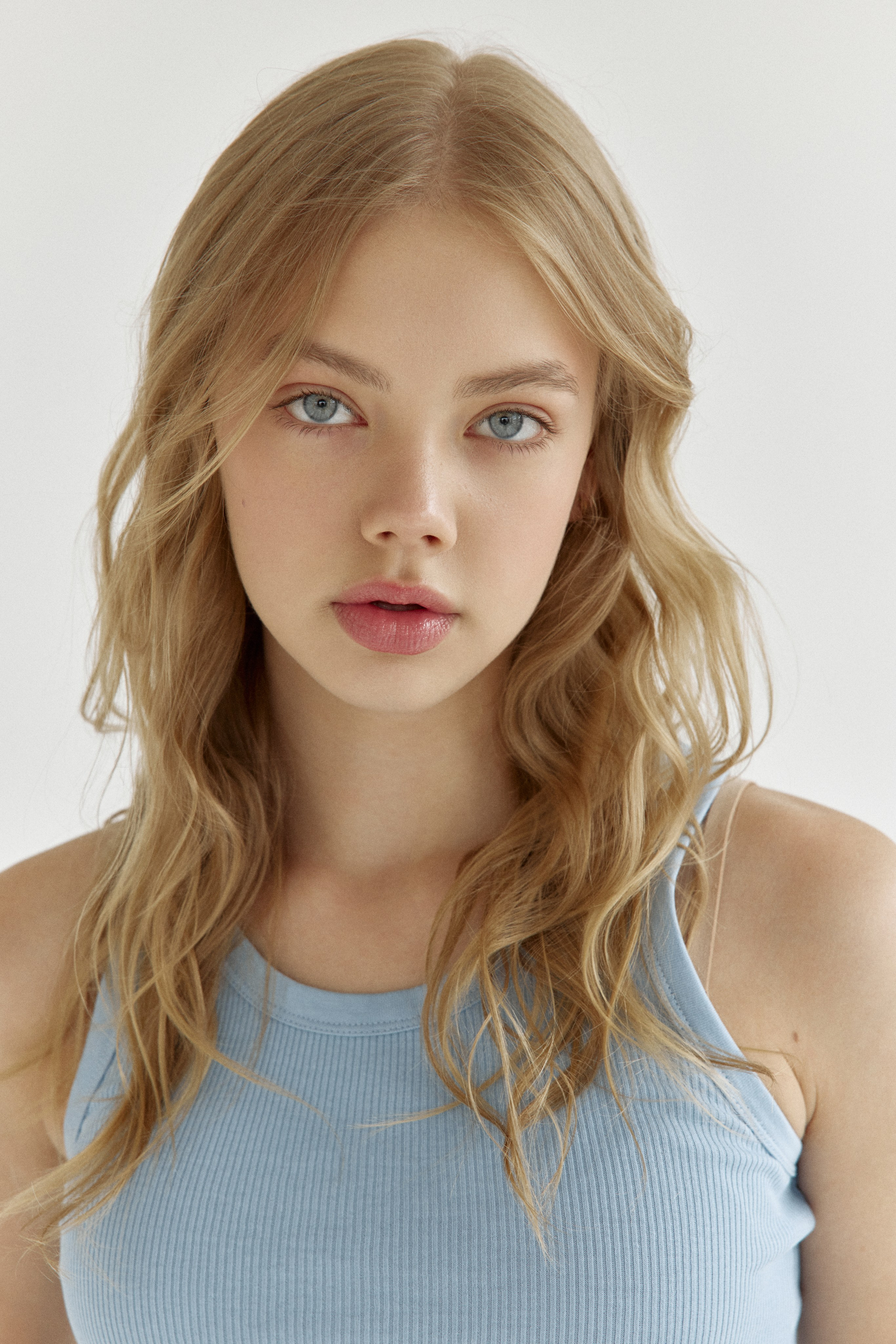 База моделей. Фотограф Полина Закирова