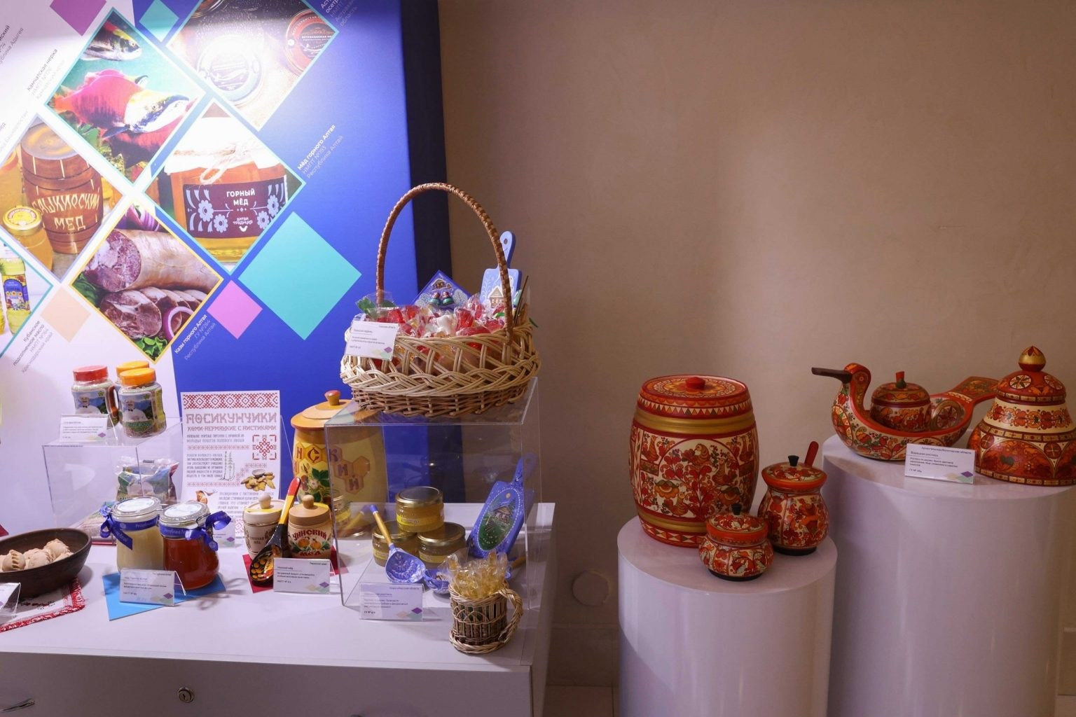 Ордынская роспись в Совете Федерации. Сувениры и подарки с Ордынской росписью | Новосибирск