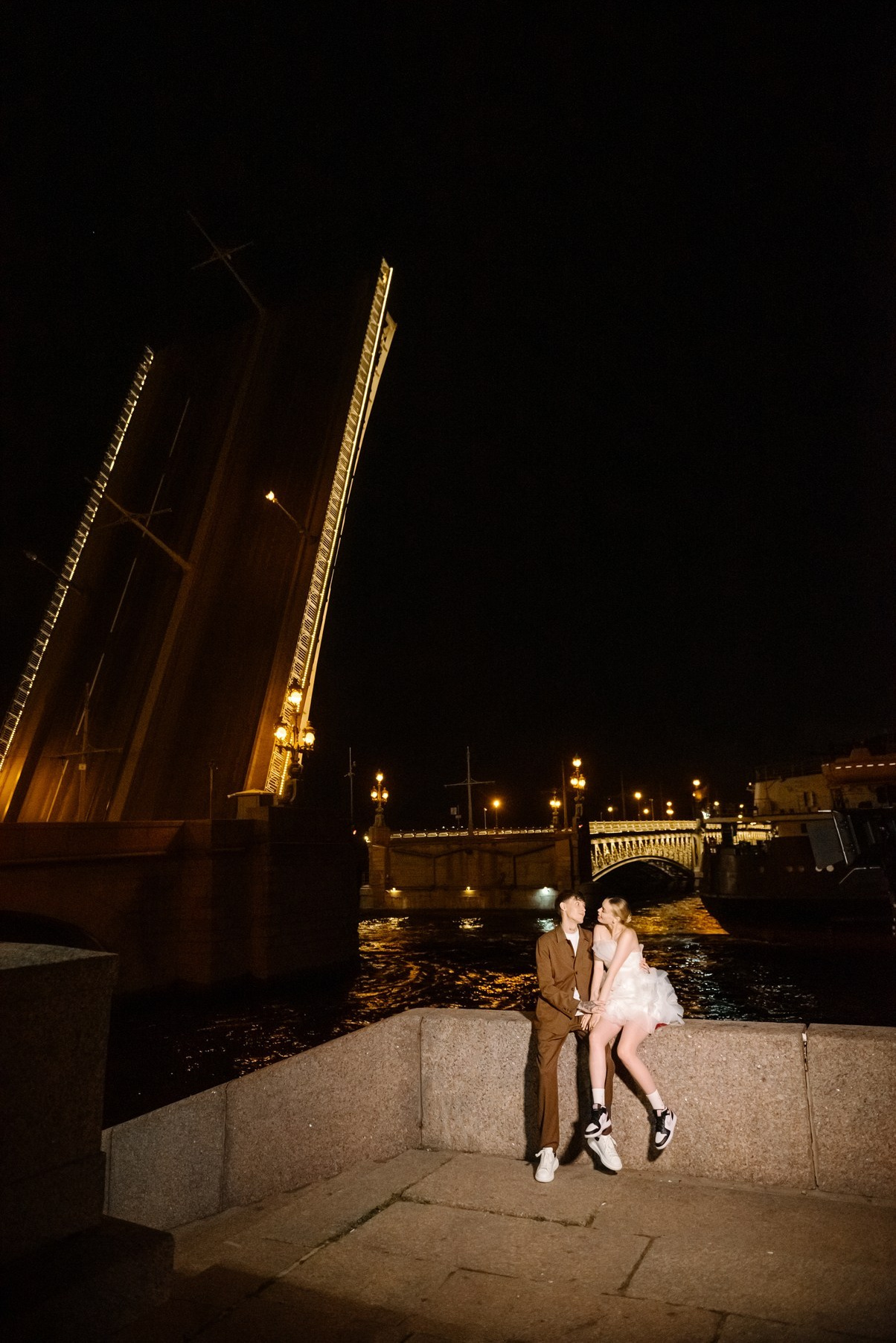 Стоимость ночной фотосессии на мосту в СПб (Санкт-Петербург)