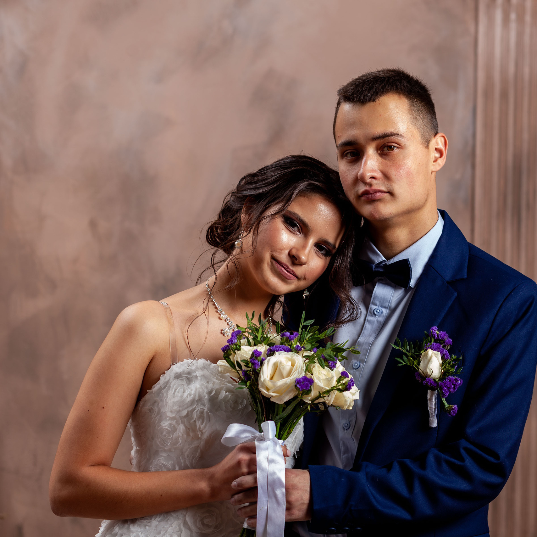 Жених и невеста в фотостудии Destination (Рыбинск)