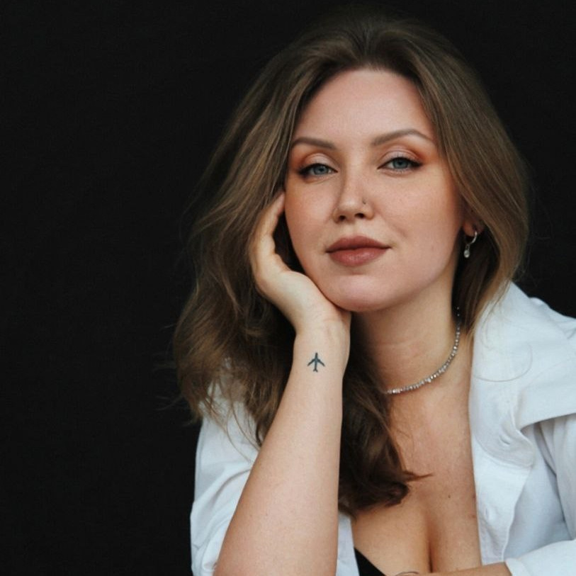 Контакты. Фотограф Ариана Романовская, Москва и МО