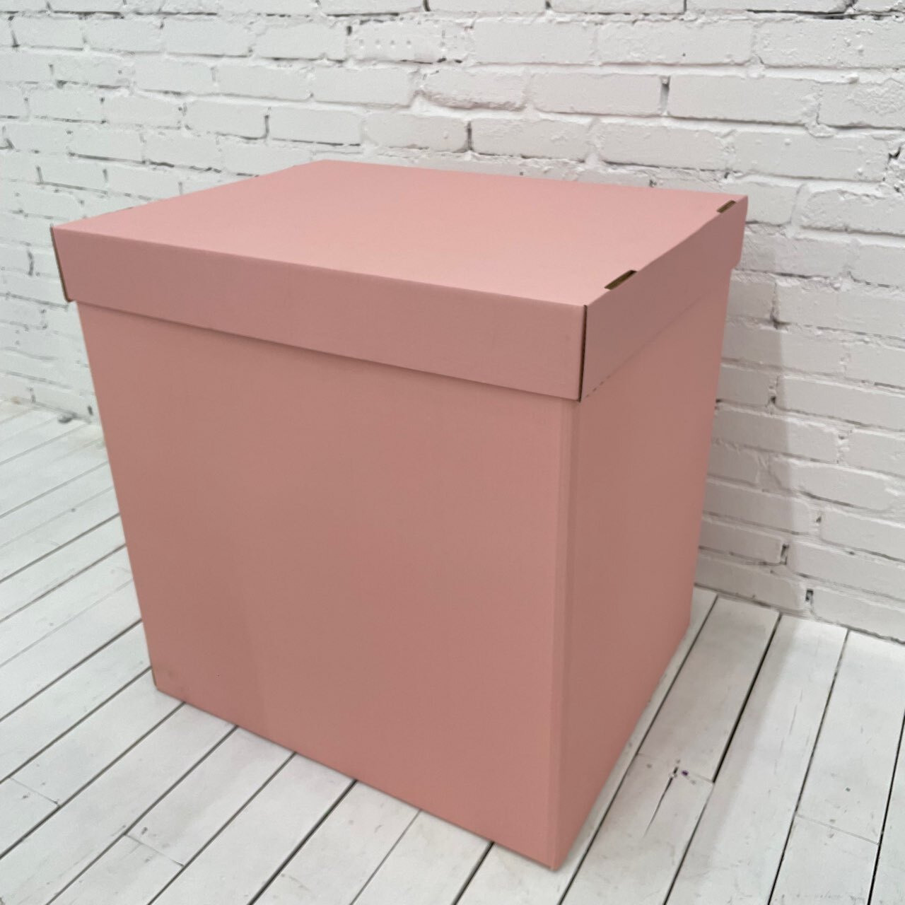 Коробка с шарами. Студия праздничного декора