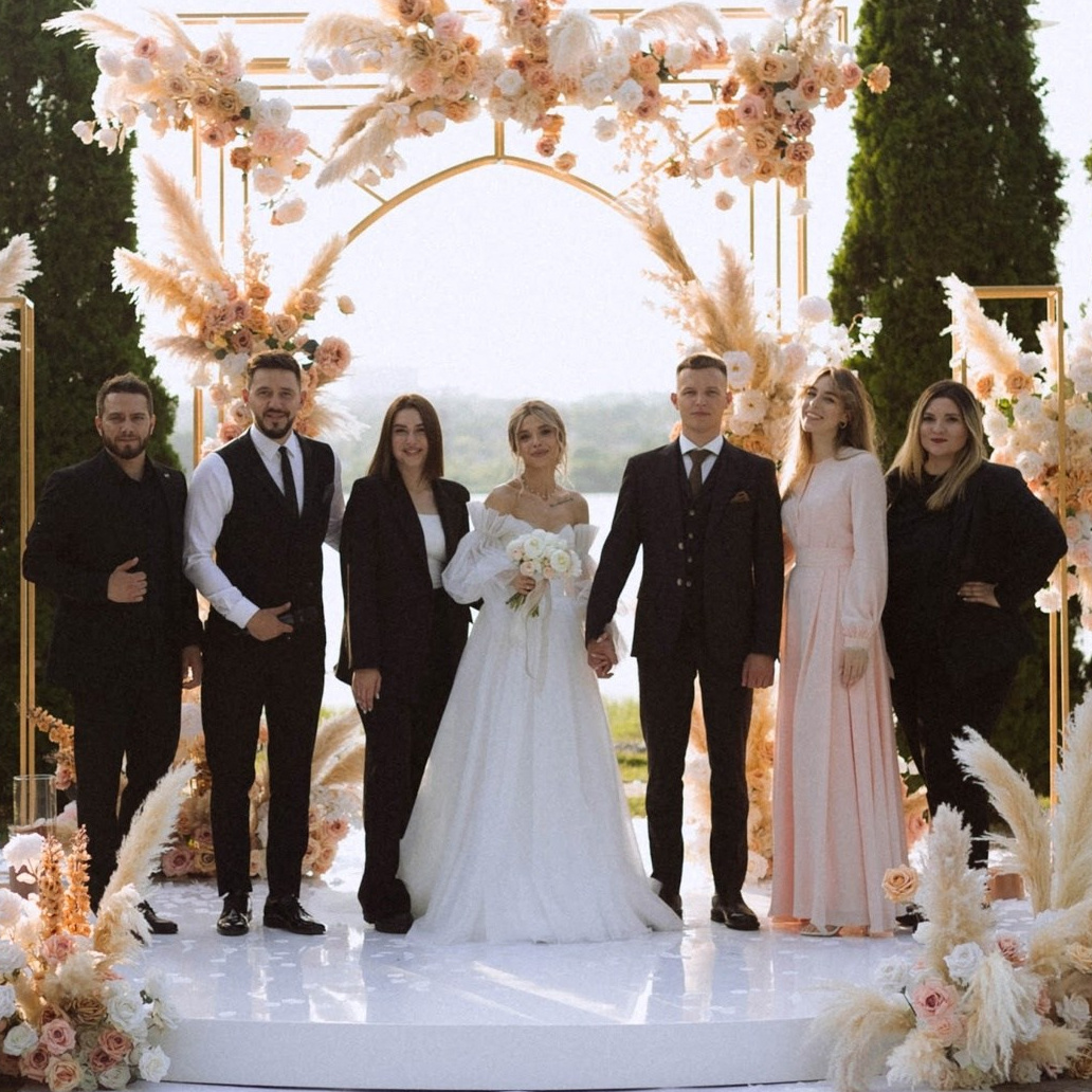 Гости наслаждаются атмосферой — координатор всё подготовил