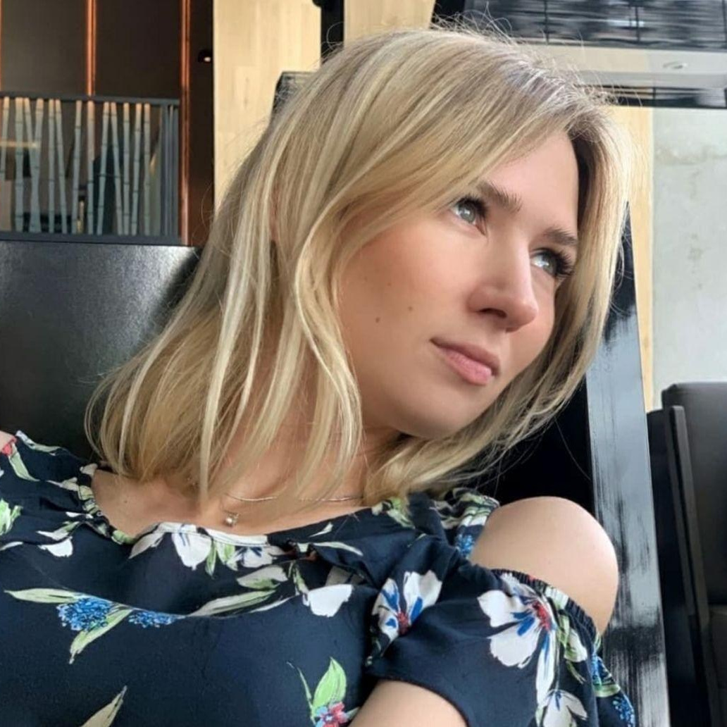 Contacts. Street photographer Ksenya Loboda