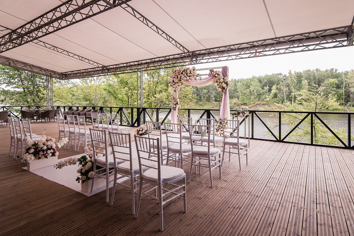 Выездная регистрация в эко-отеле Маяк